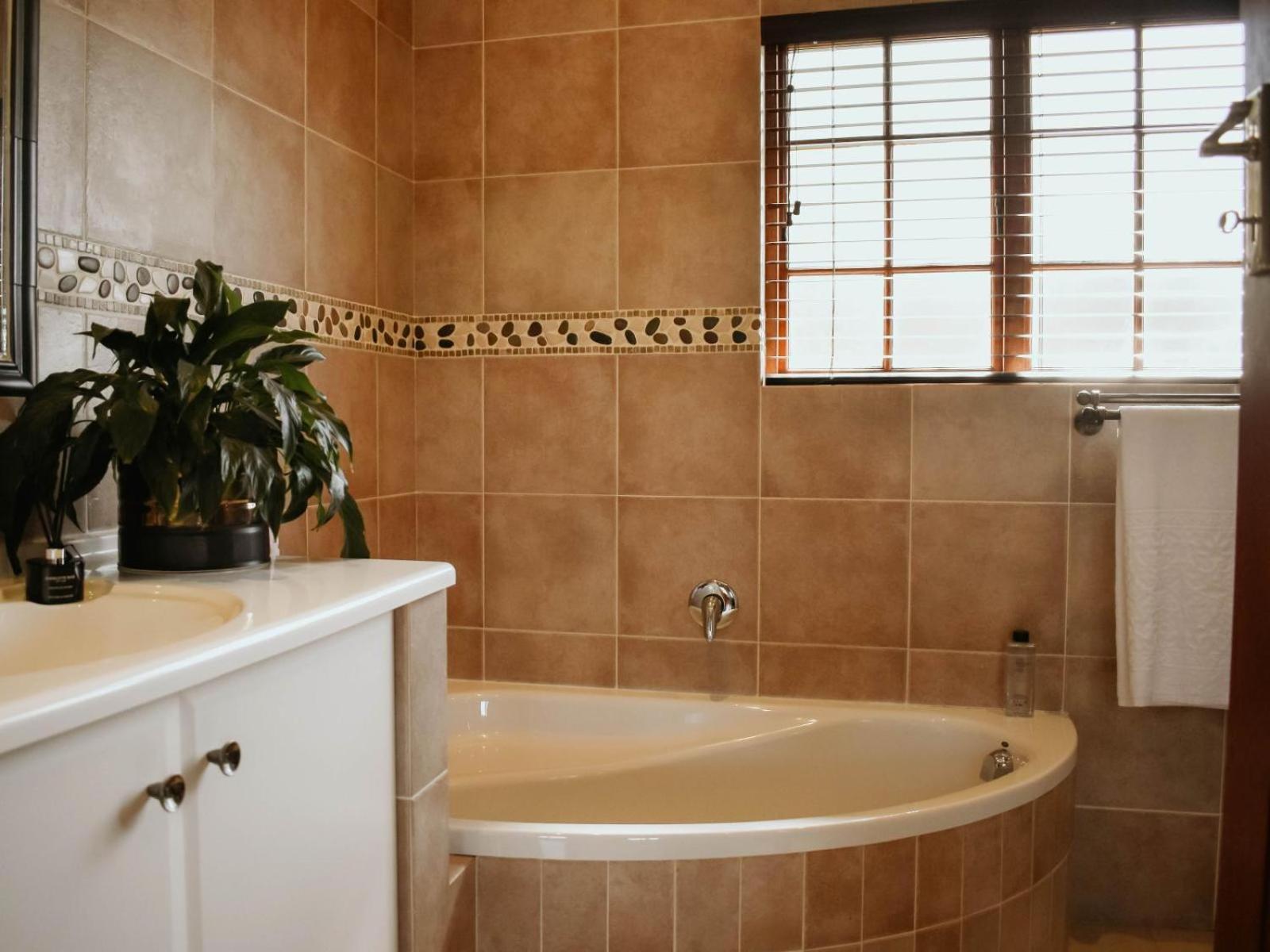 Standard Double Room - Photo 11