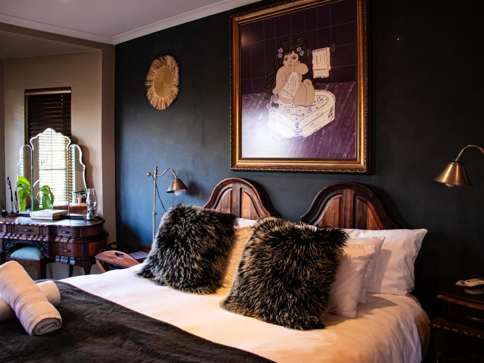 Standard King Room - Photo 13