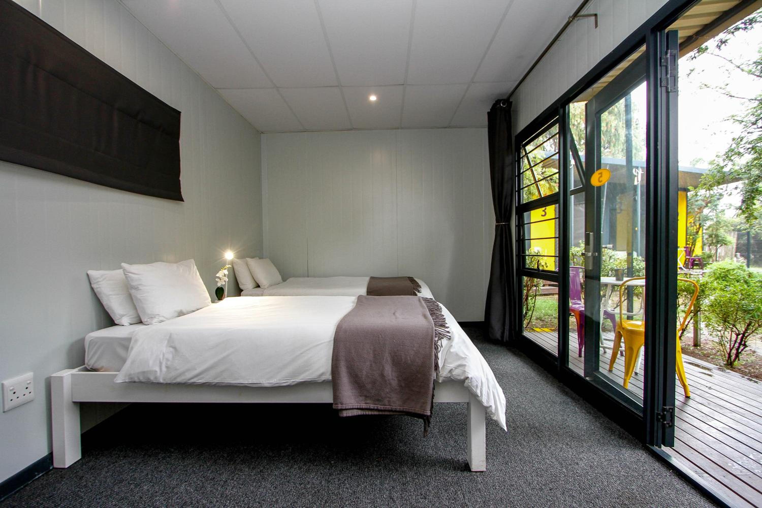 Twin Room - Photo 2