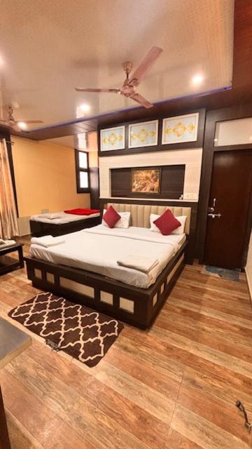 豪华大床房