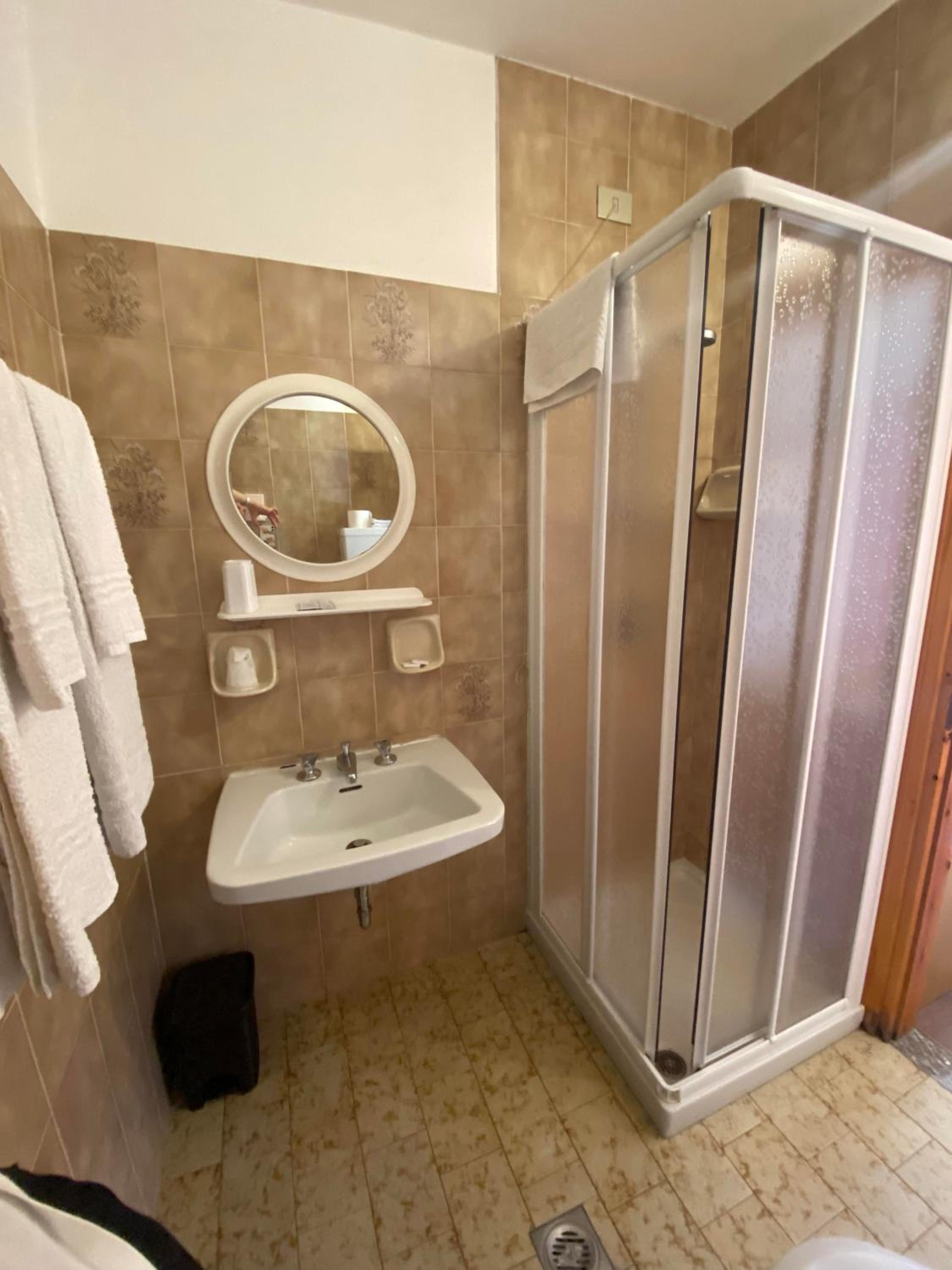 Classic Double Room - Photo 4