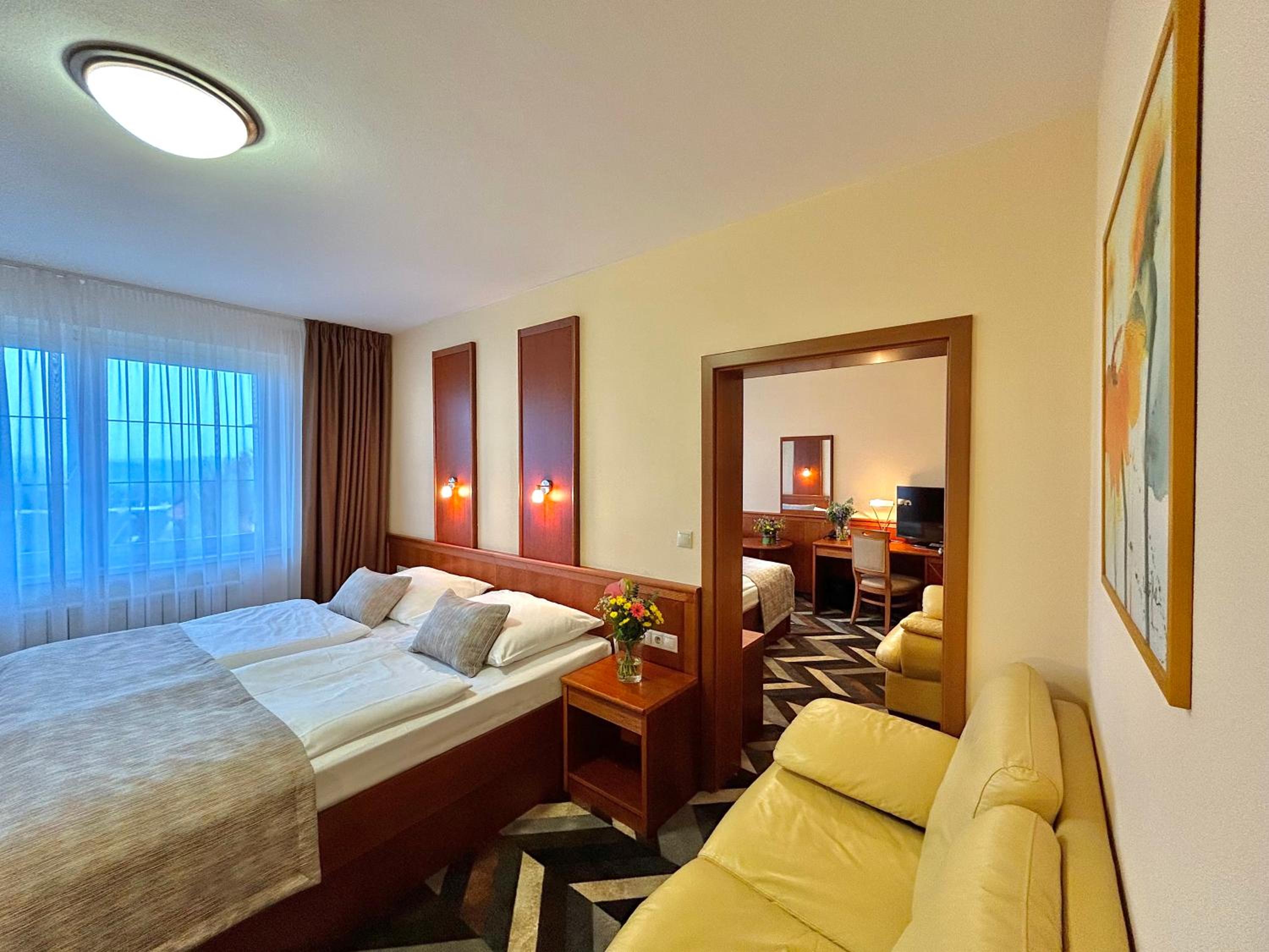 Two-Bedroom Apartment - Photo 2