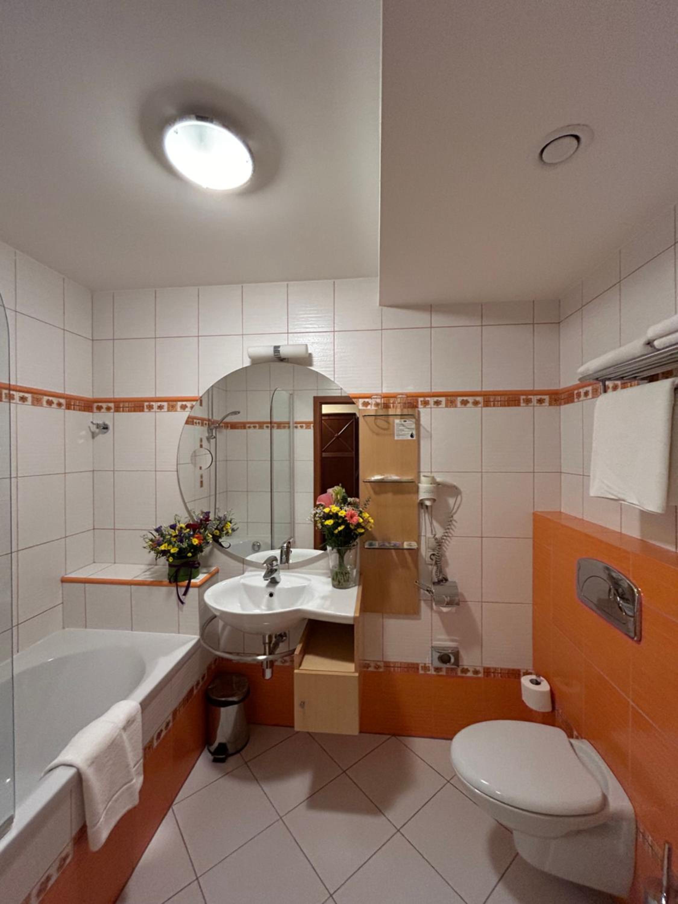Standard Double/Twin Room - Photo 3