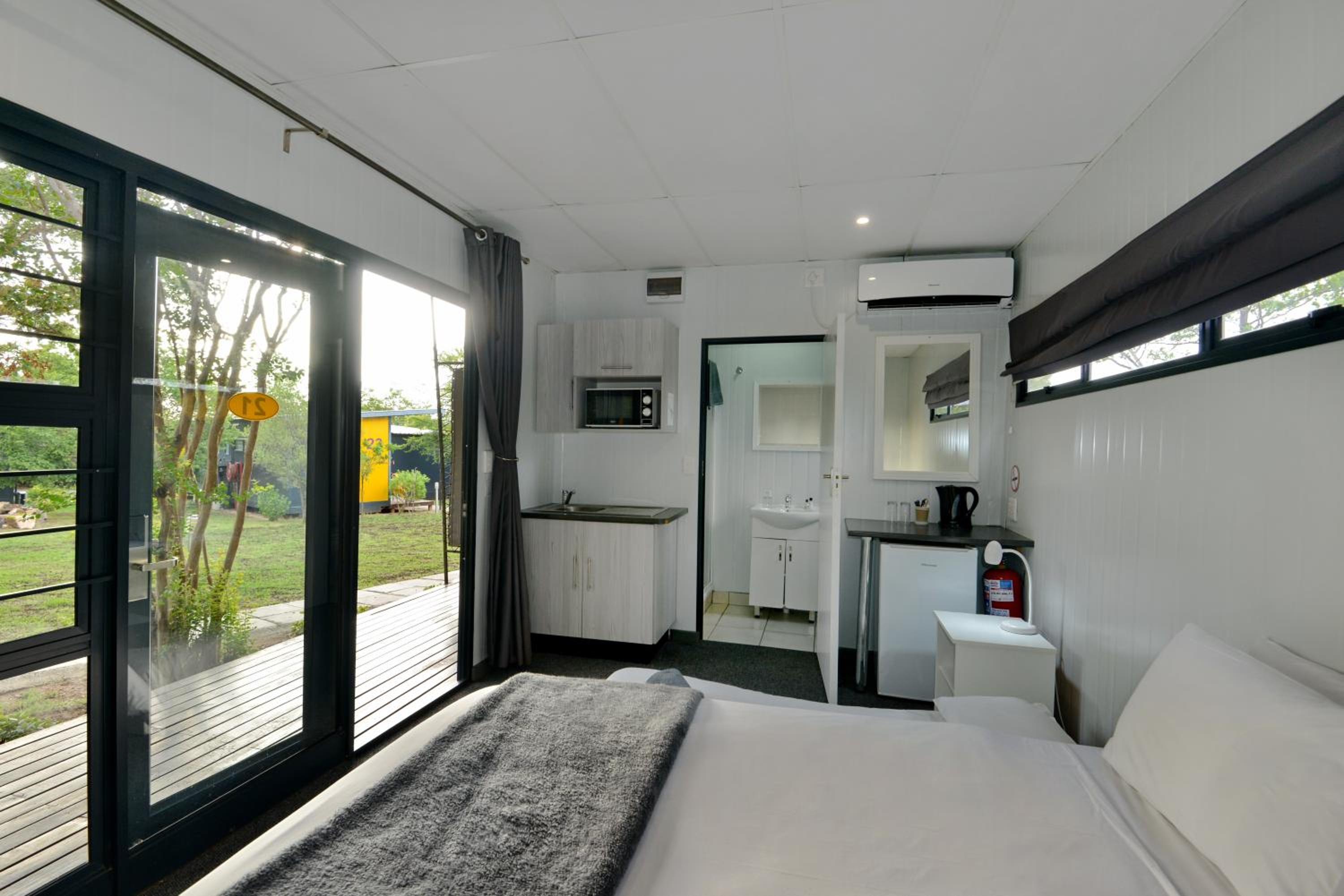 Family Room - Photo 6