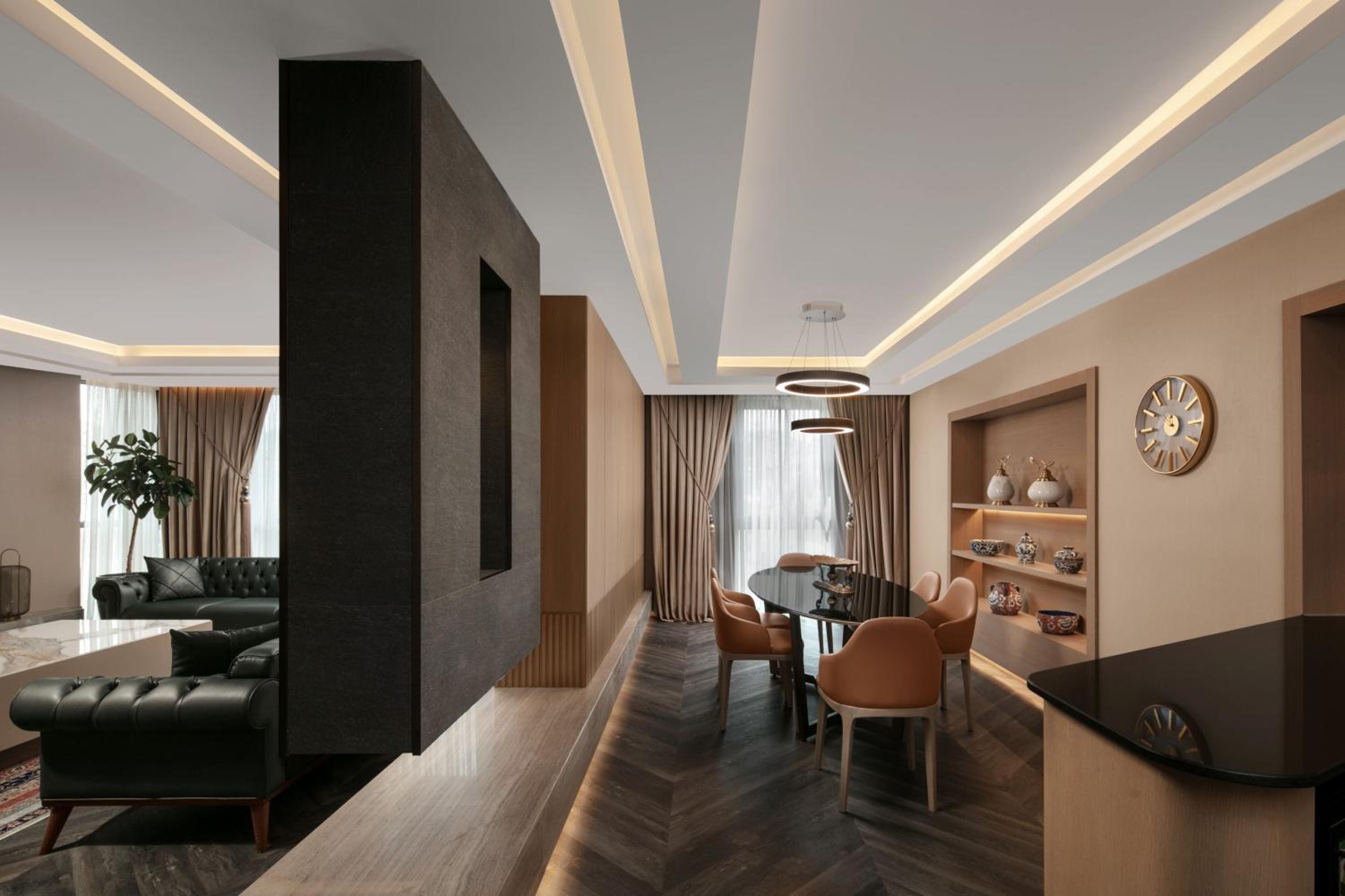 Executive Suite with Lounge Access thumbnail 6