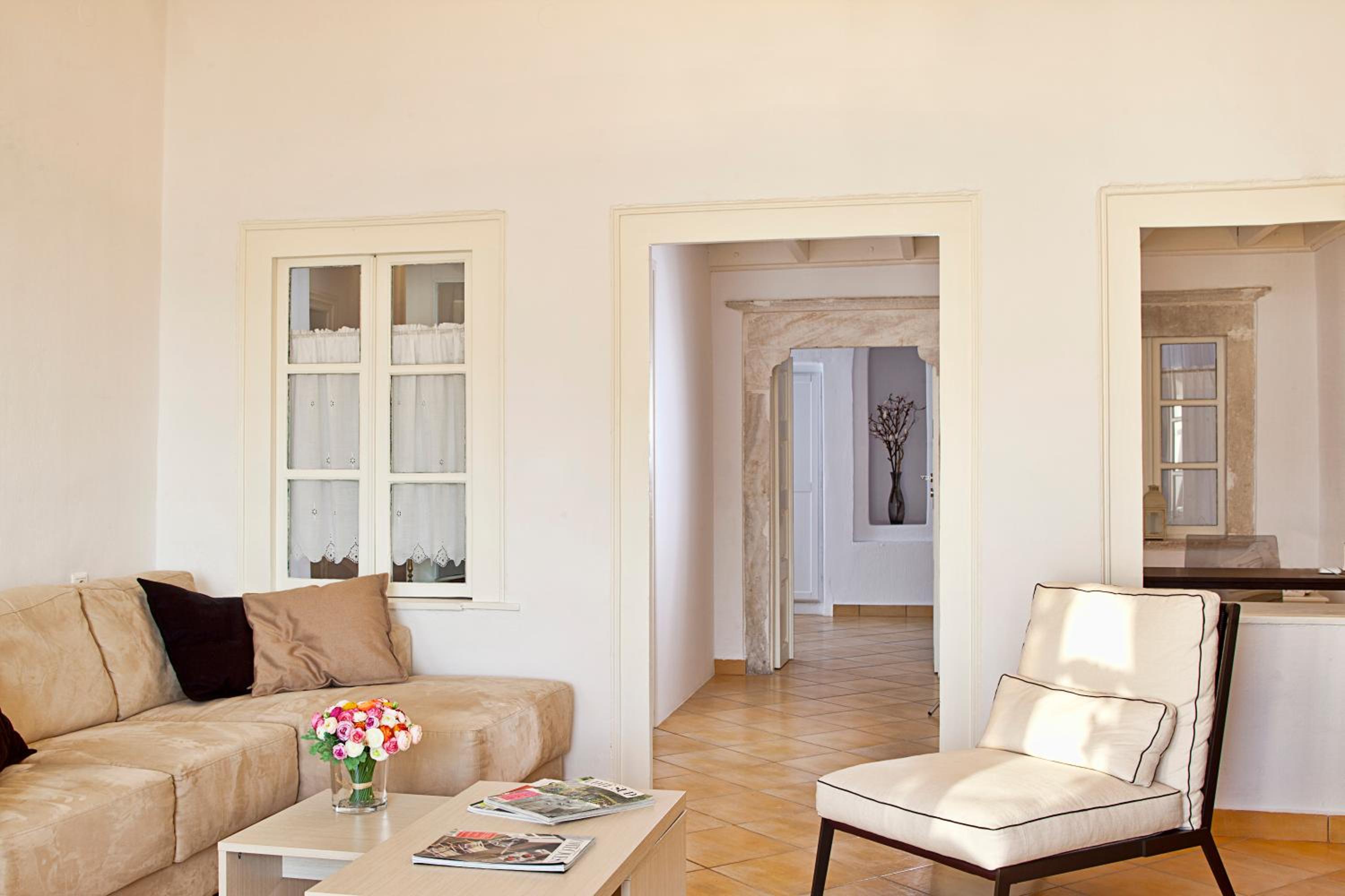 Three-Bedroom Villa with Caldera View