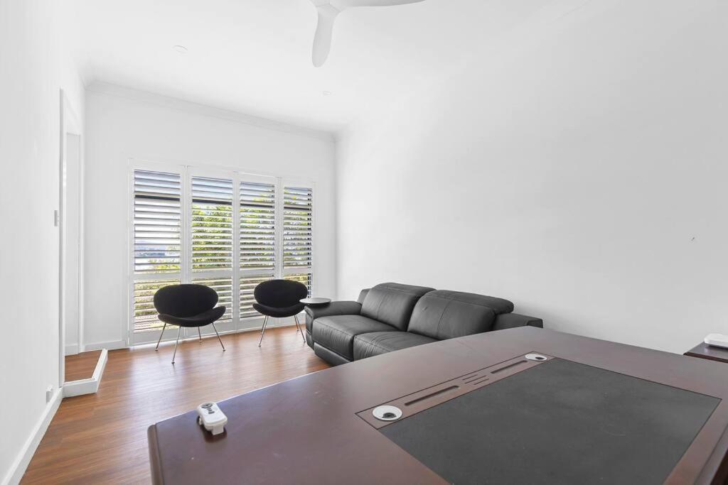Four-Bedroom House photo 1