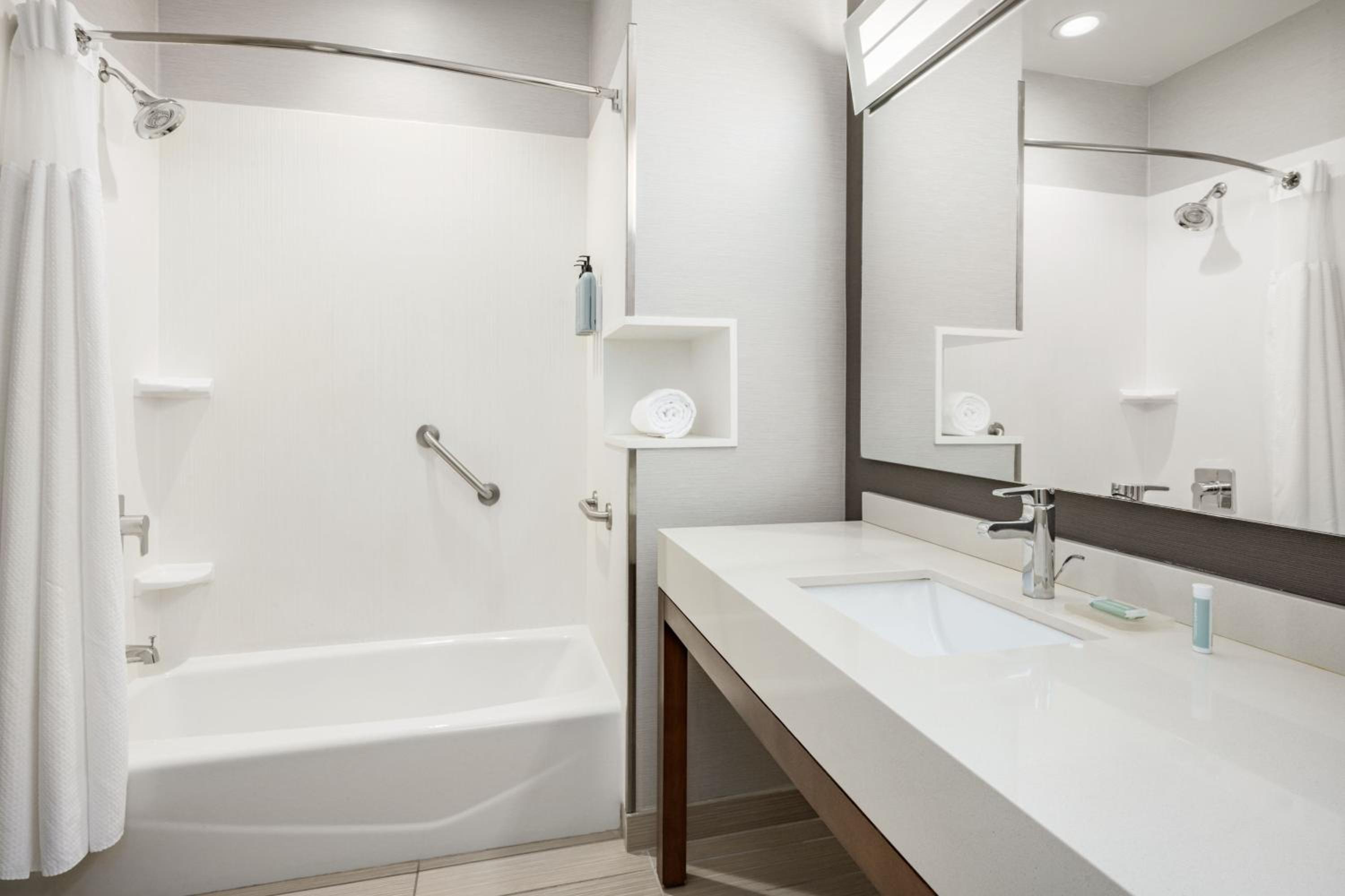 Queen Room with Two Queen Beds and Roll-In Shower - Mobility Access/Hearing Accessible photo 2