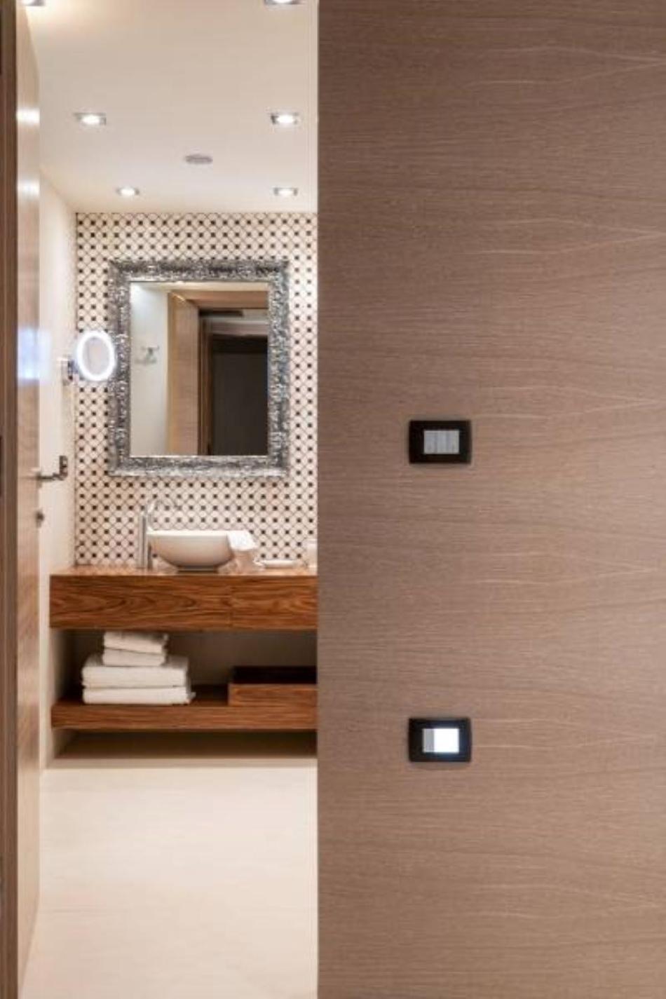 Luxury Room with Private Pool - Photo 8