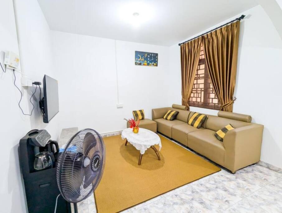 Four-Bedroom House photo 2