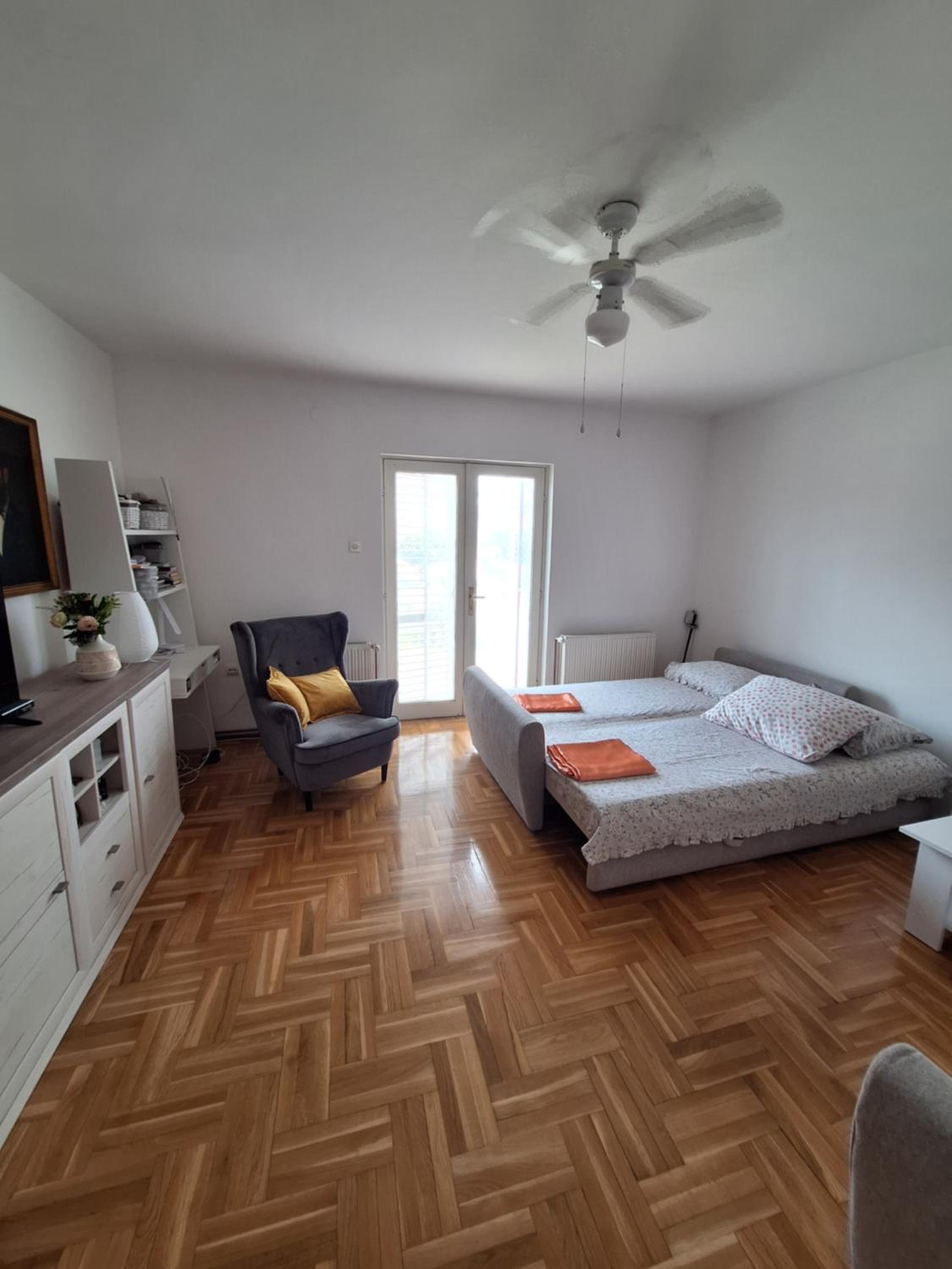 One-Bedroom Premium Apartment photo 1