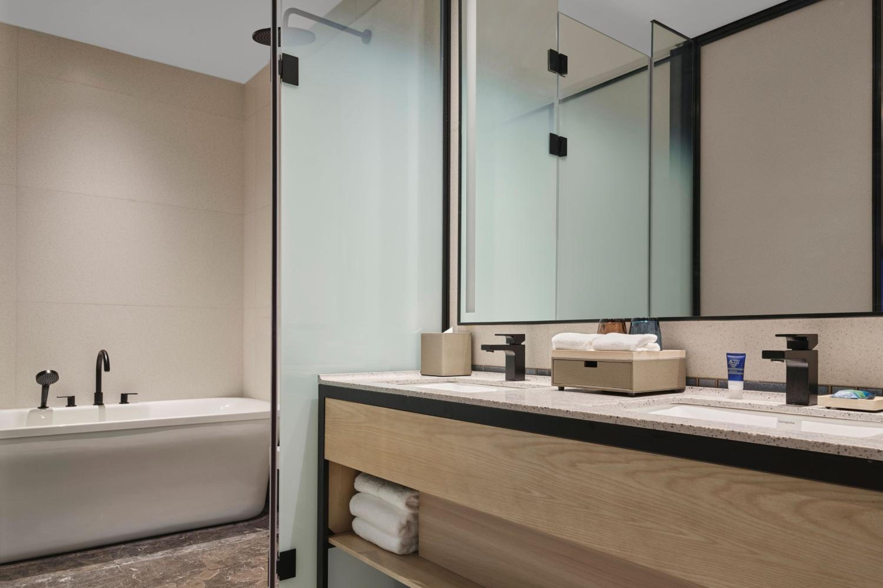 Executive King Suite photo 2