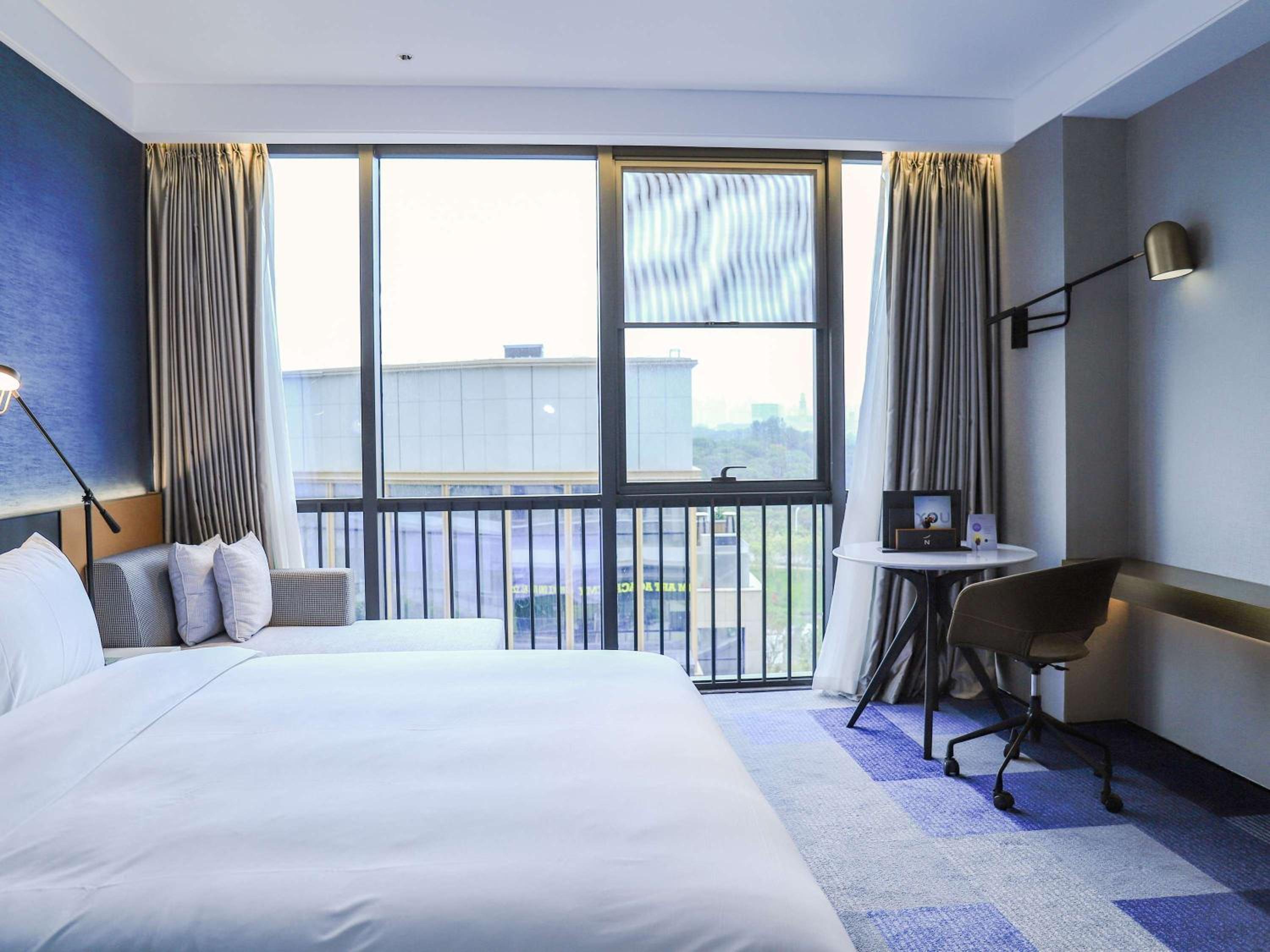 Standard King Room - Photo 1