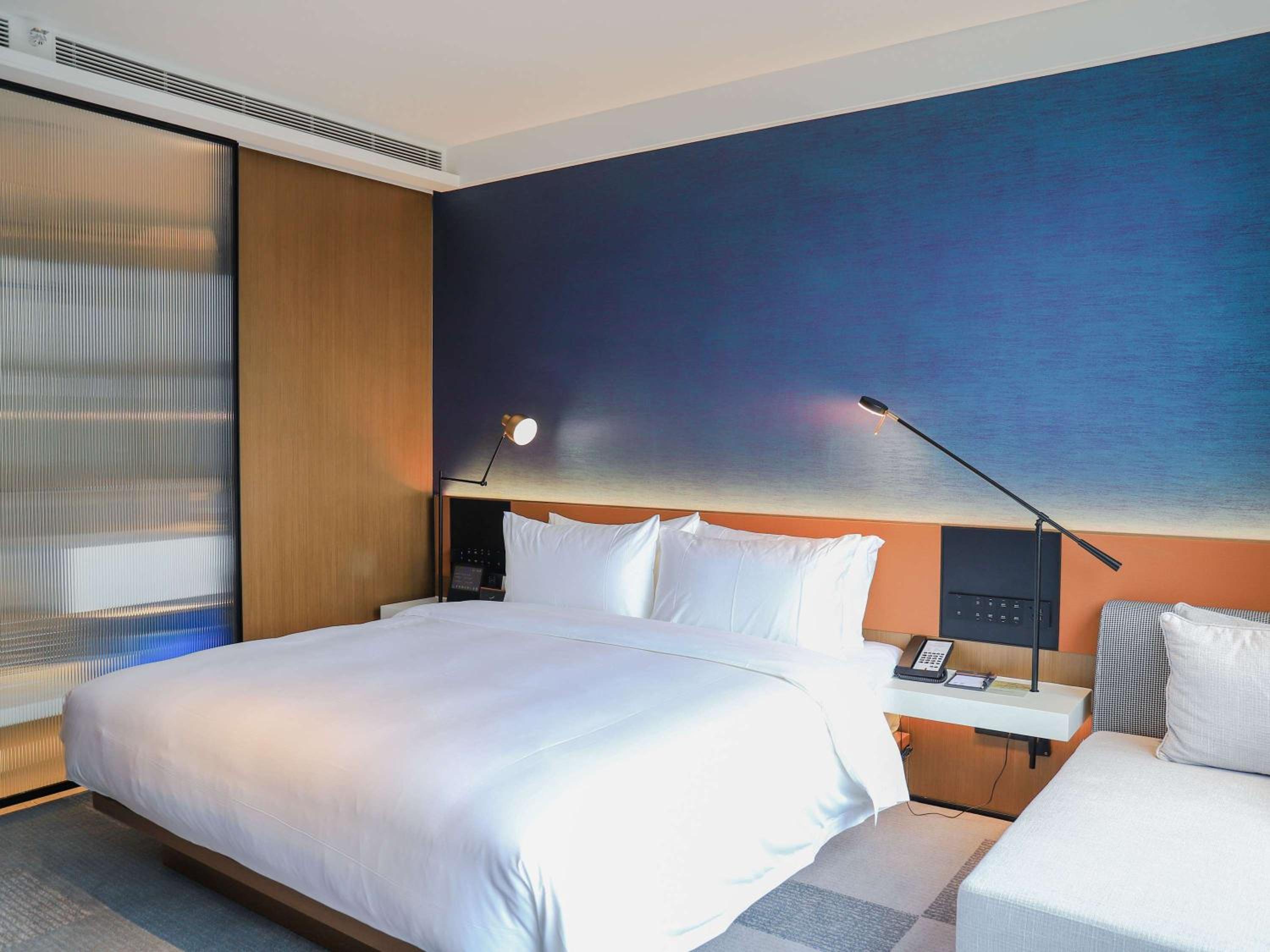 Standard King Room - Photo 3