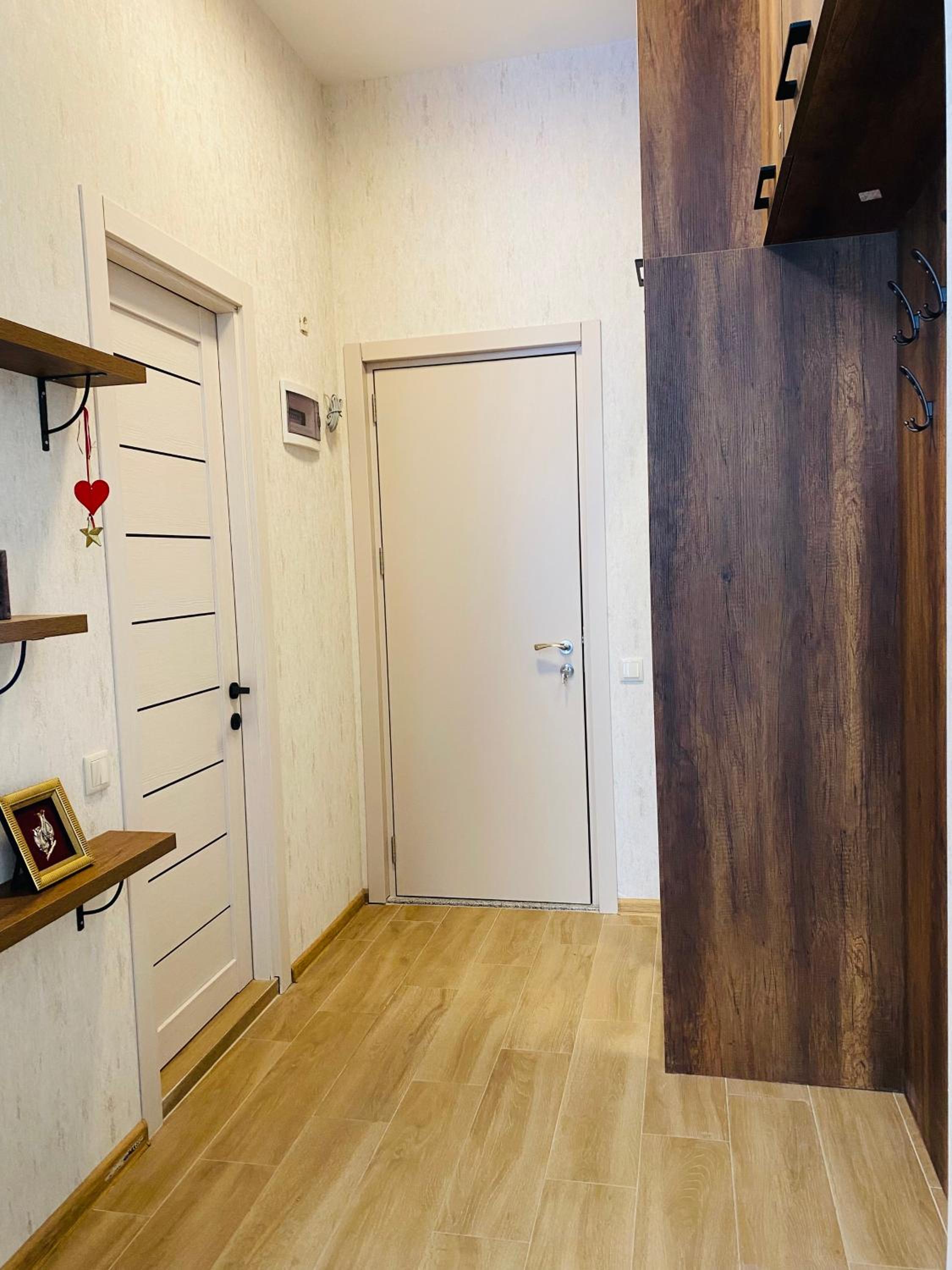 One-Bedroom Apartment photo 2