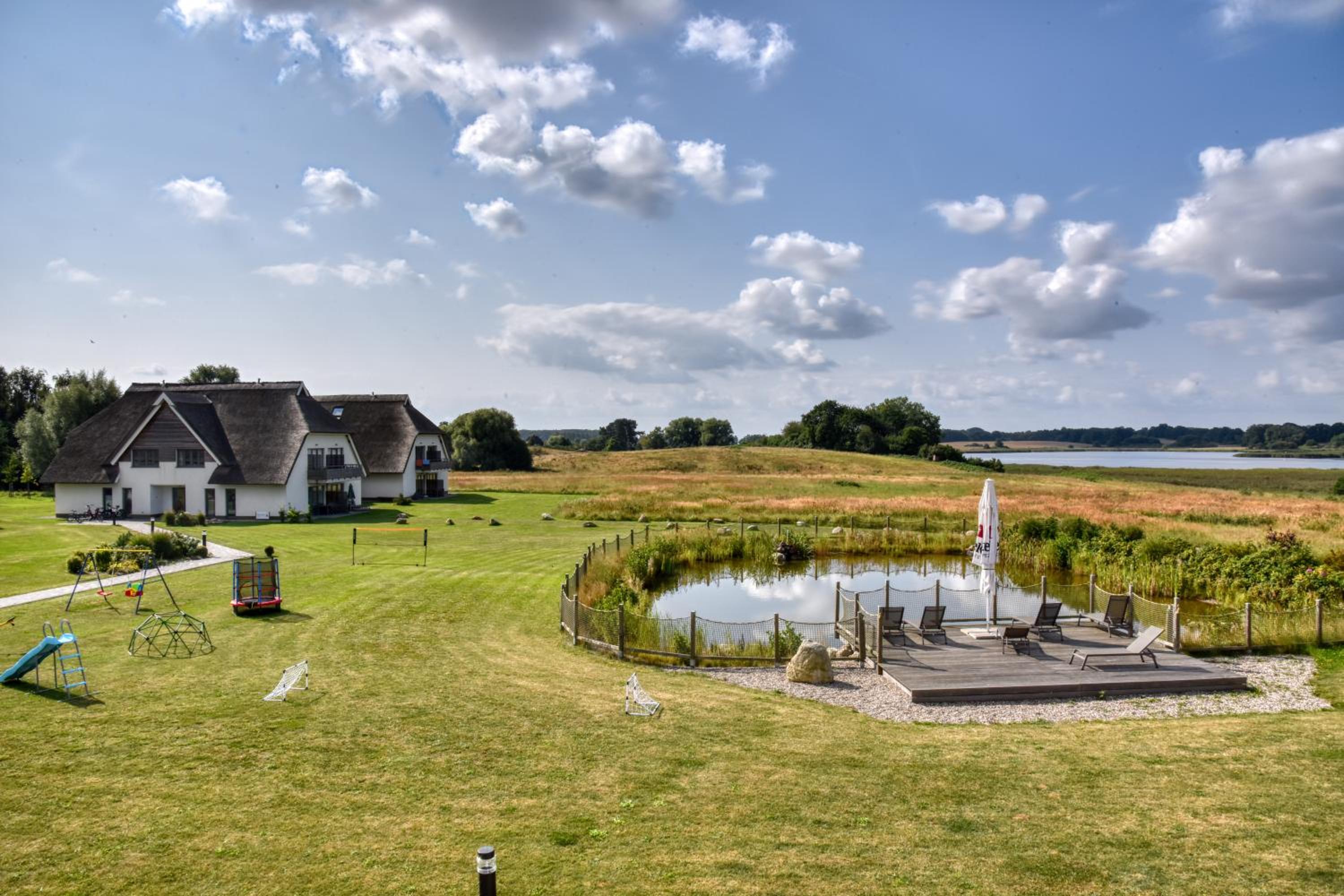 Apartment with Balcony photo 2