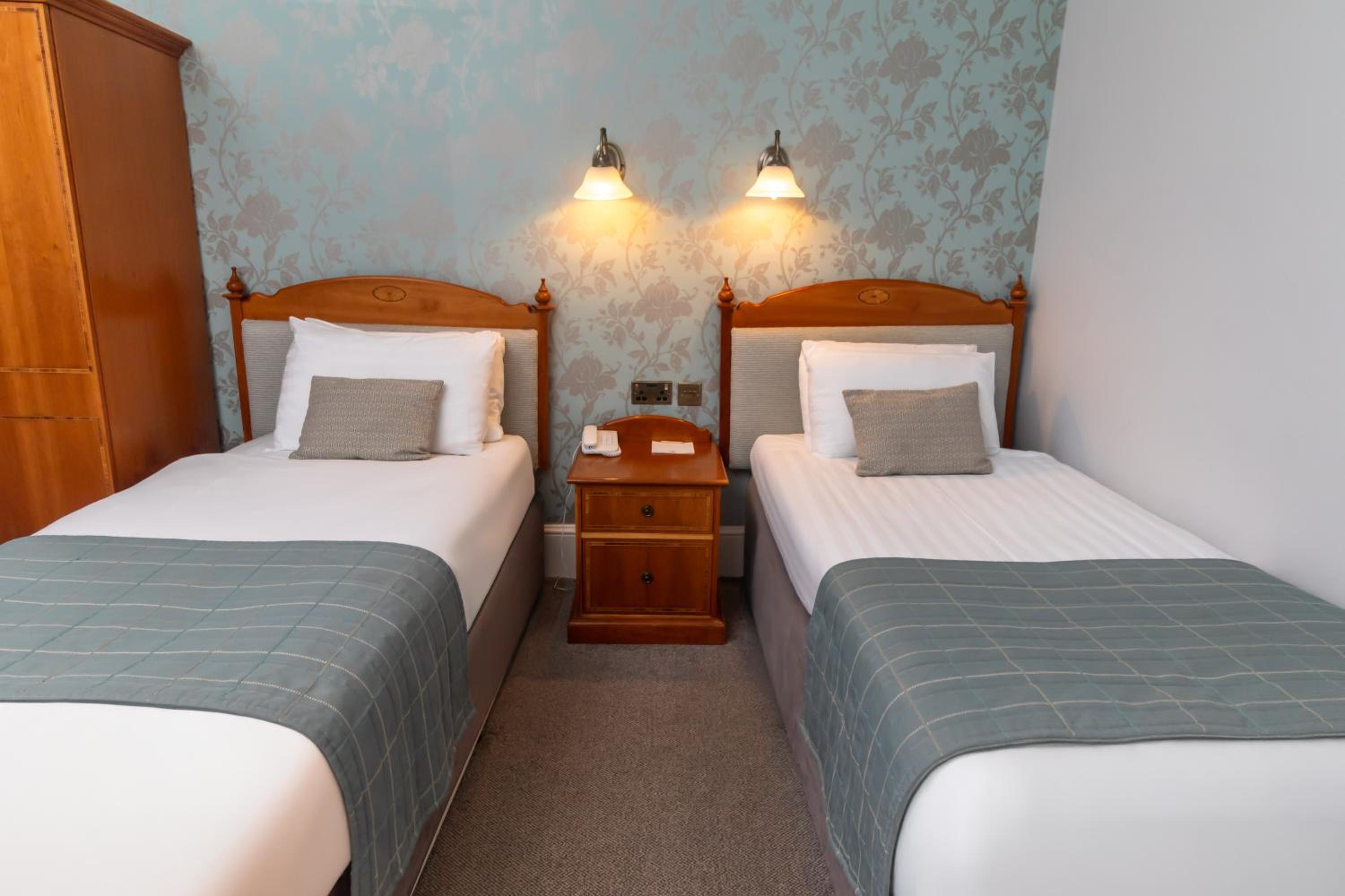 Standard Twin Room photo 1