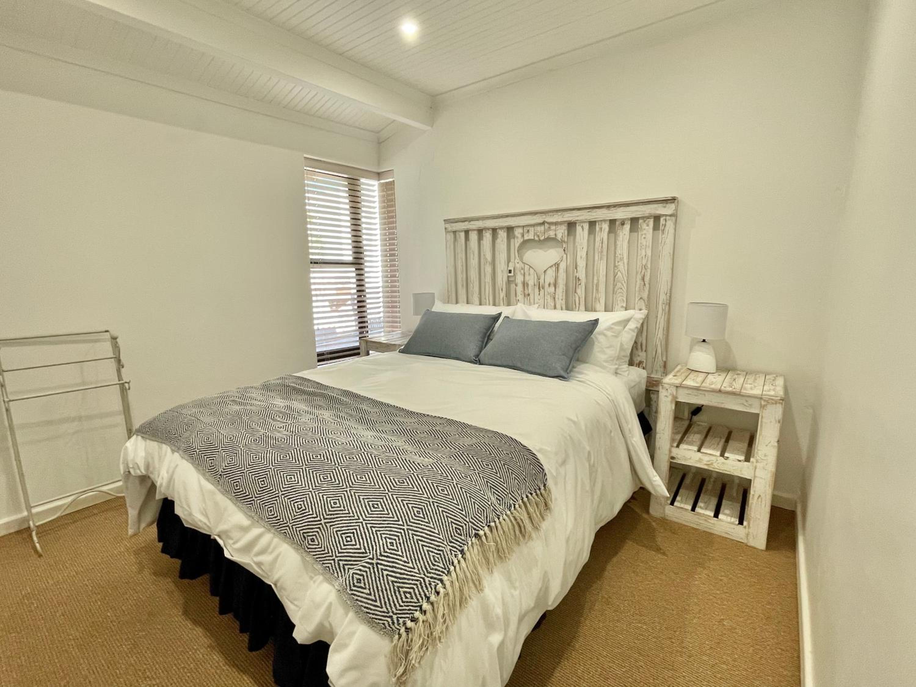 Four-Bedroom House photo 2
