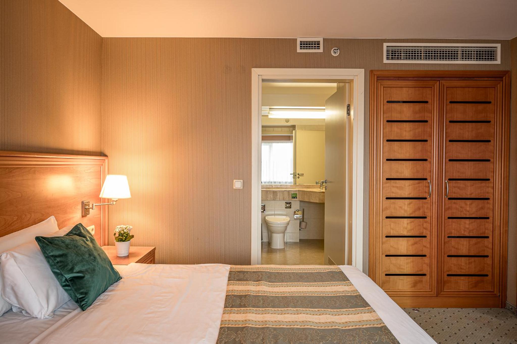 Suite - Photo 4