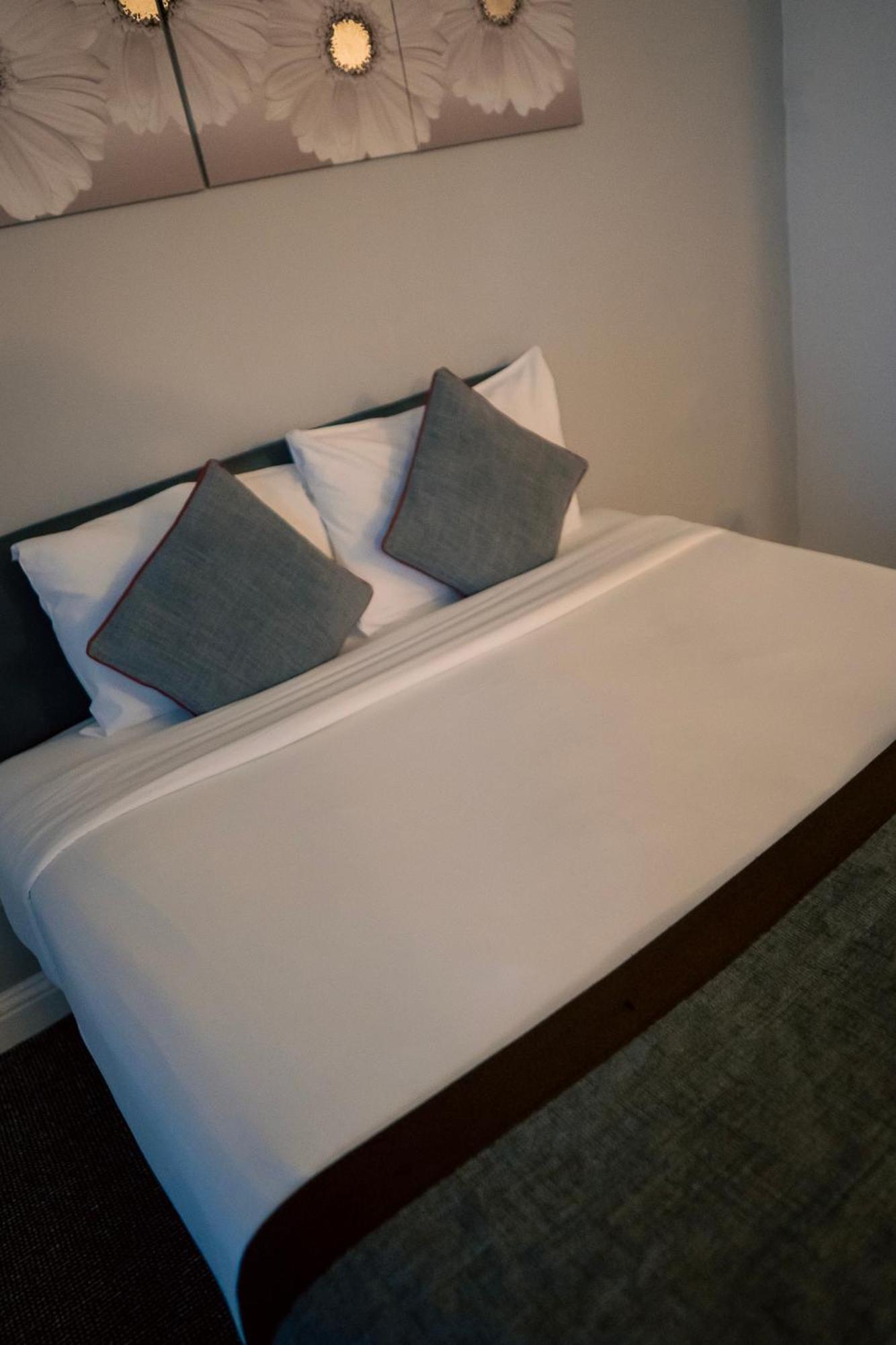 Standard Double Room - Photo 5