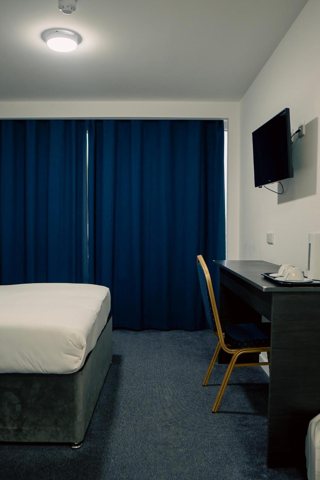 Deluxe Double Room - Photo 18