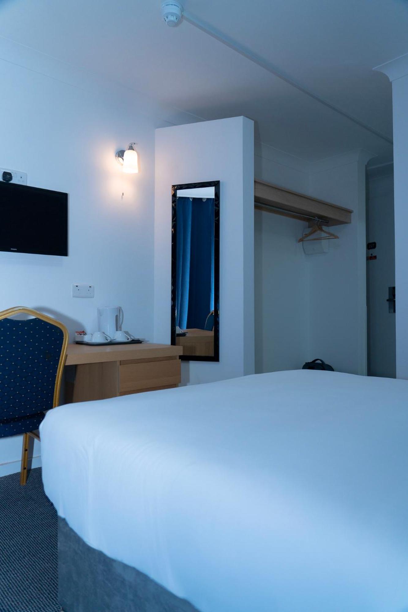 Deluxe Double Room - Photo 16