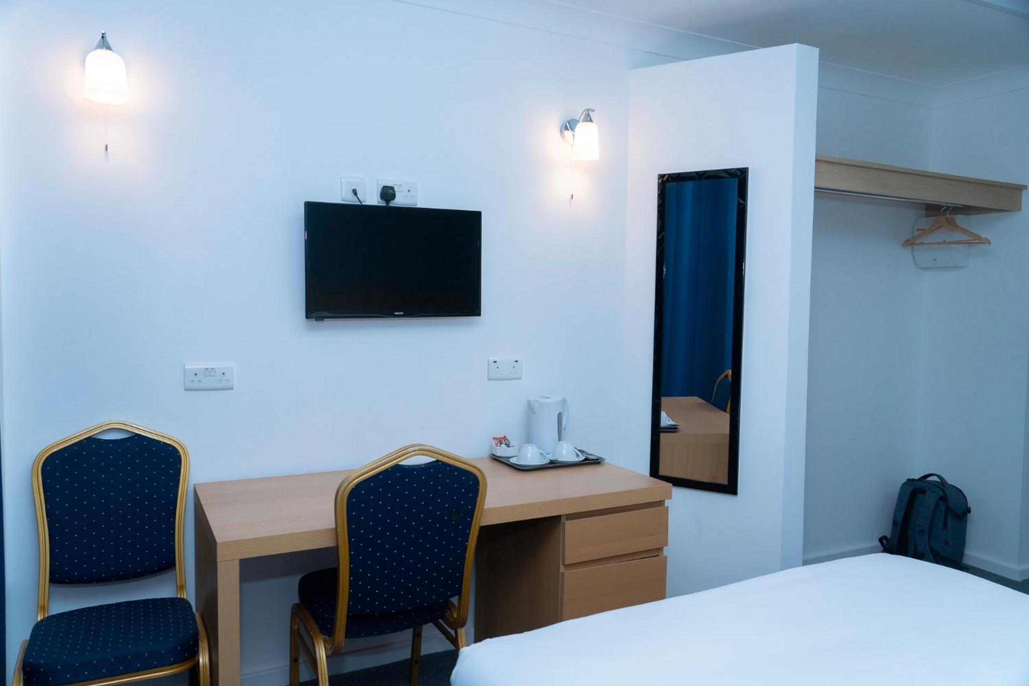 Deluxe Double Room - Photo 17