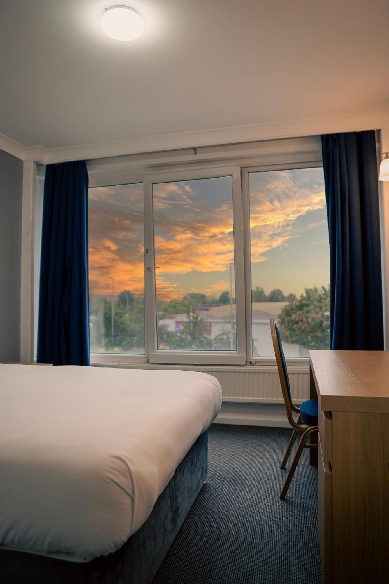 Deluxe Double Room - Photo 15
