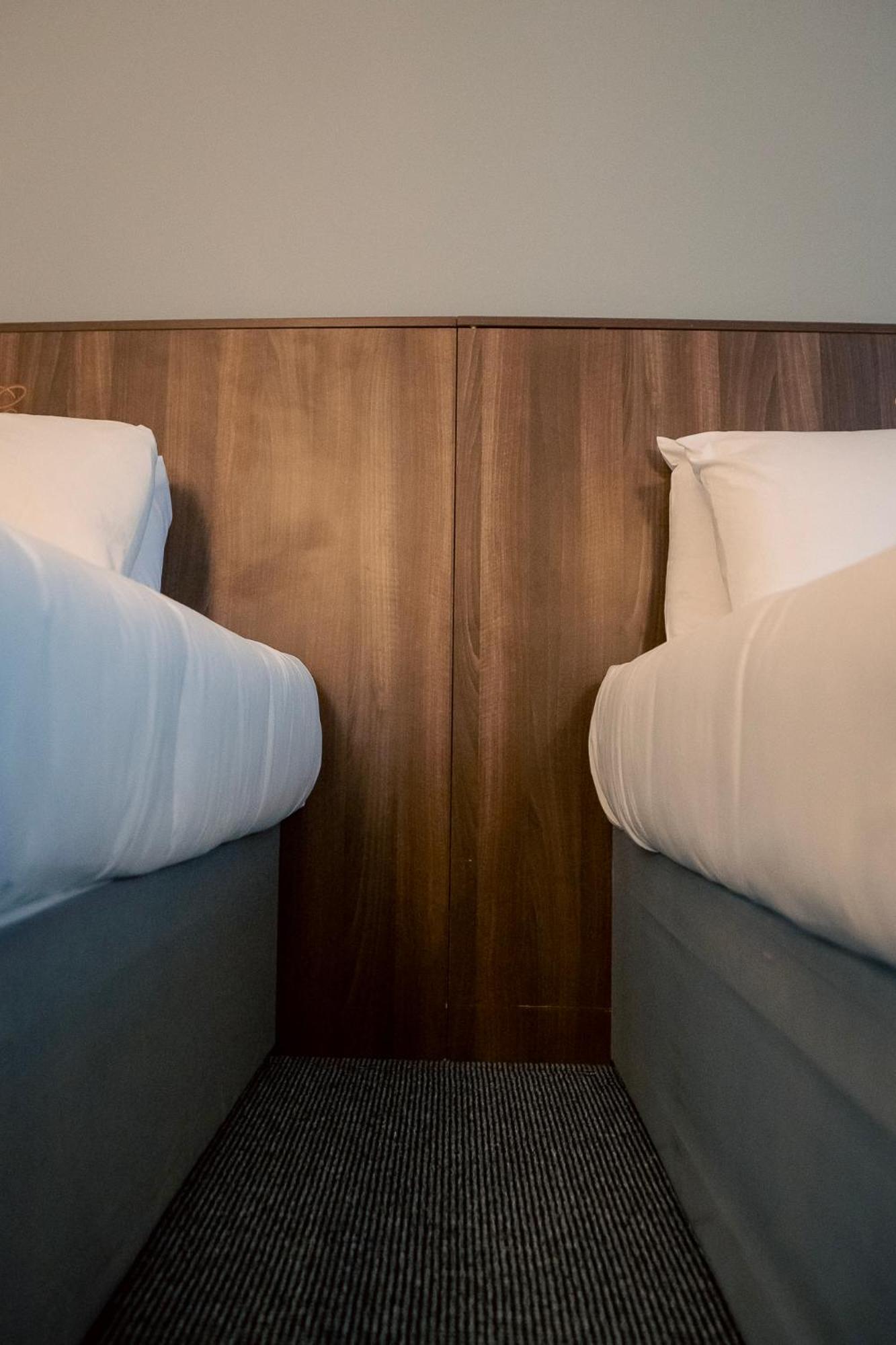 Standard Twin Room - Photo 6