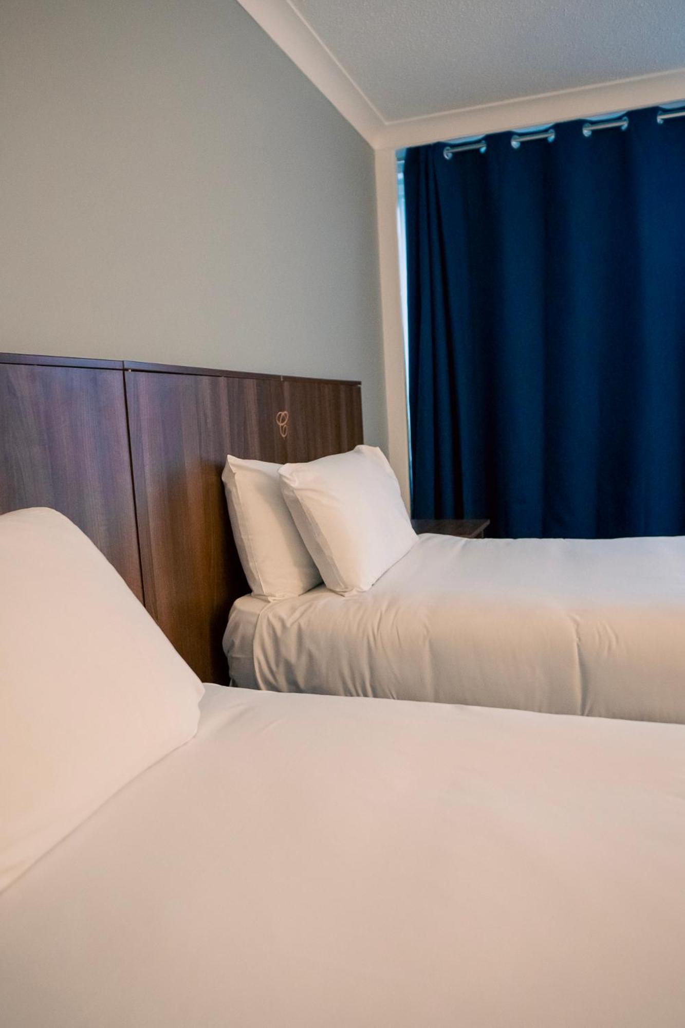 Standard Twin Room - Photo 7