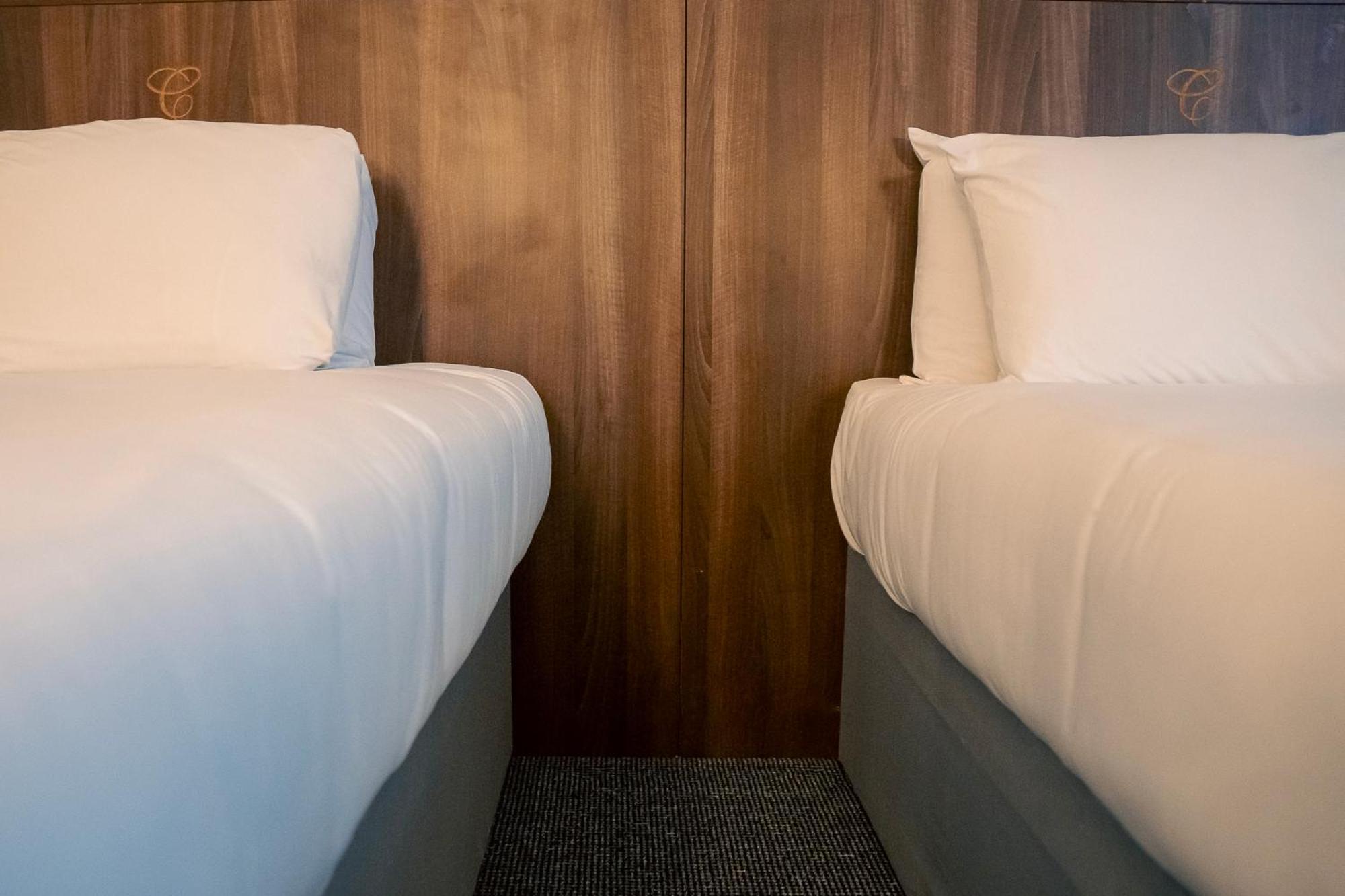 Standard Twin Room - Photo 3