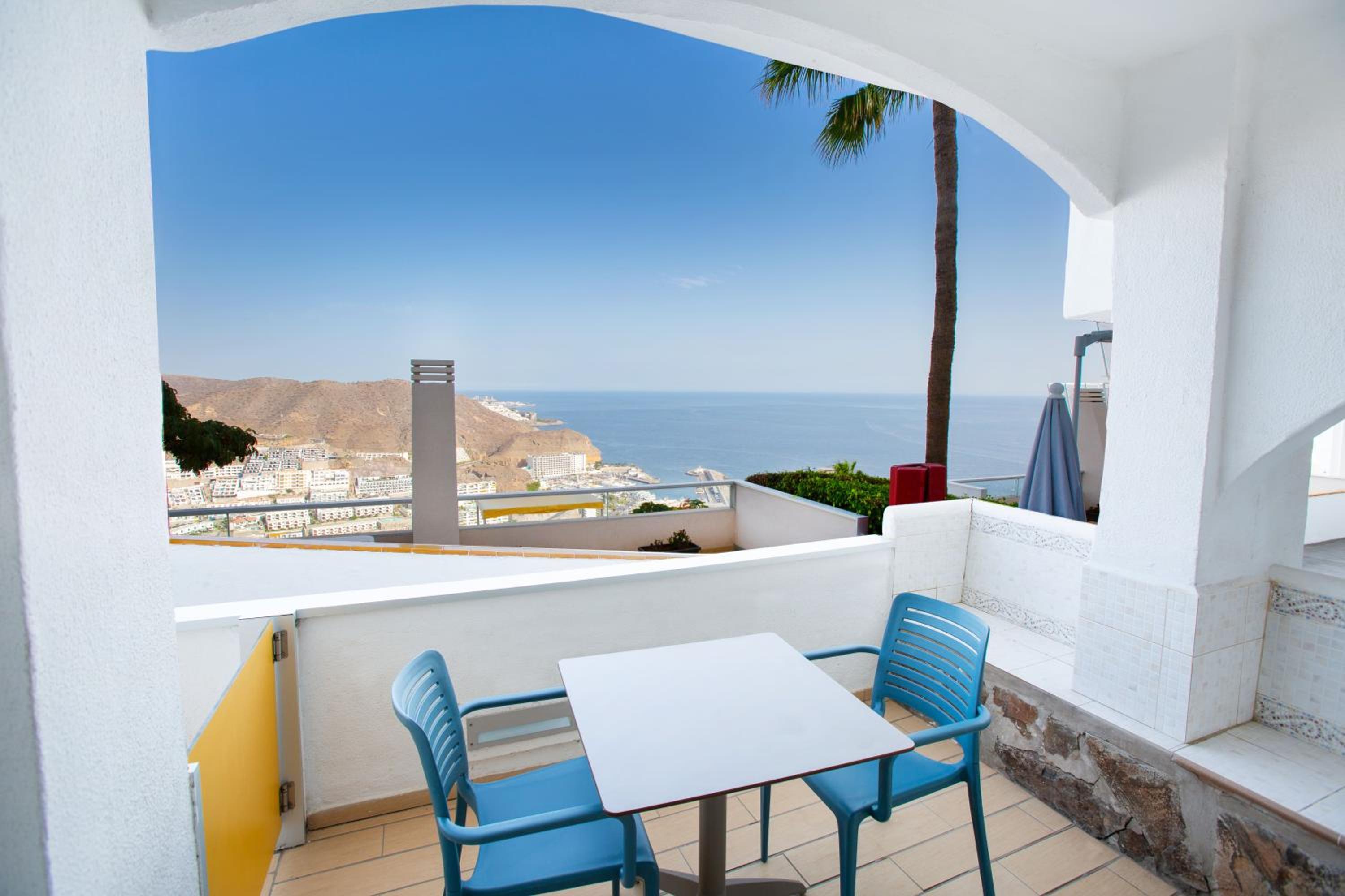 Classic Double room with small balcony - Photo 10
