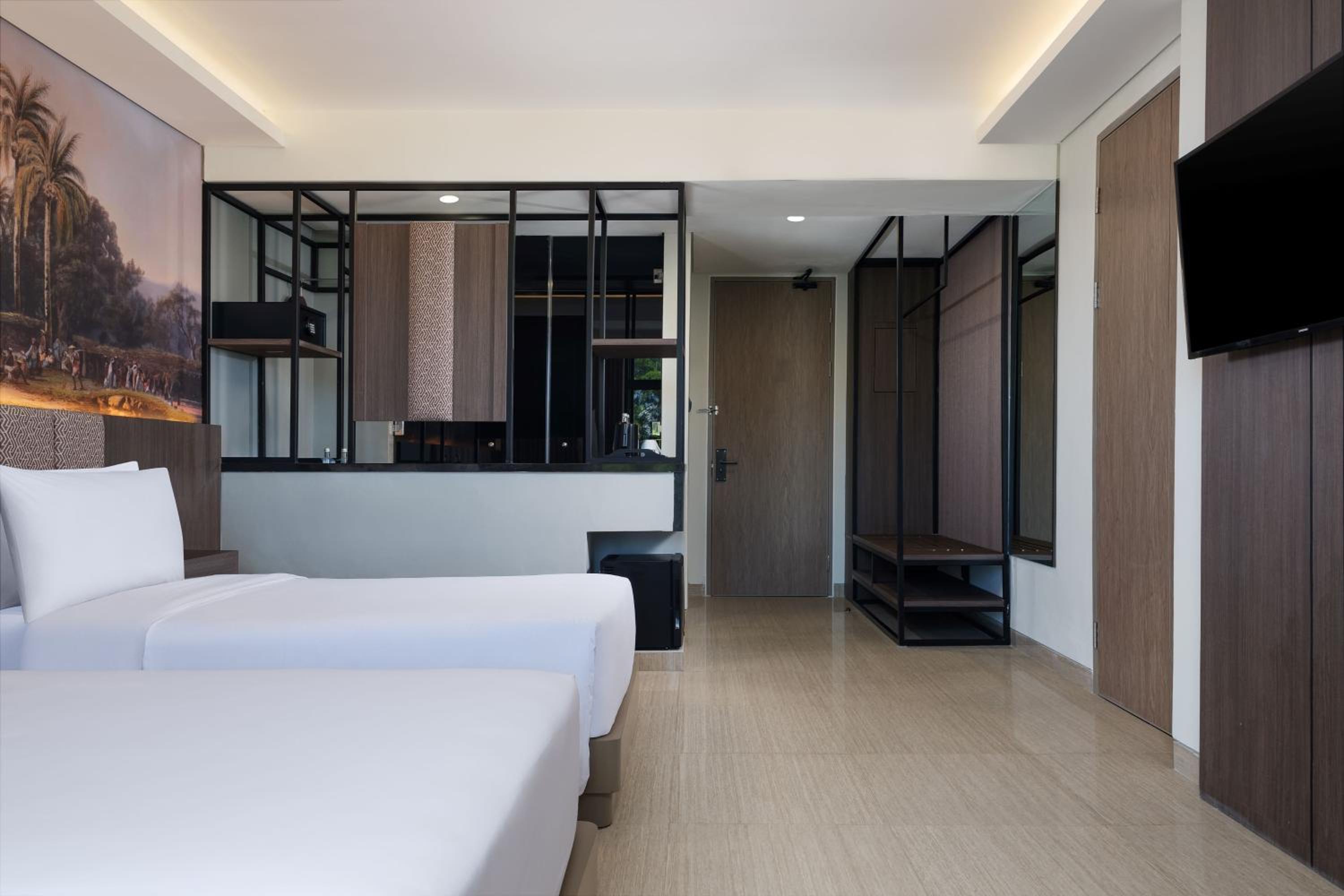 Executive Twin Room - Photo 3
