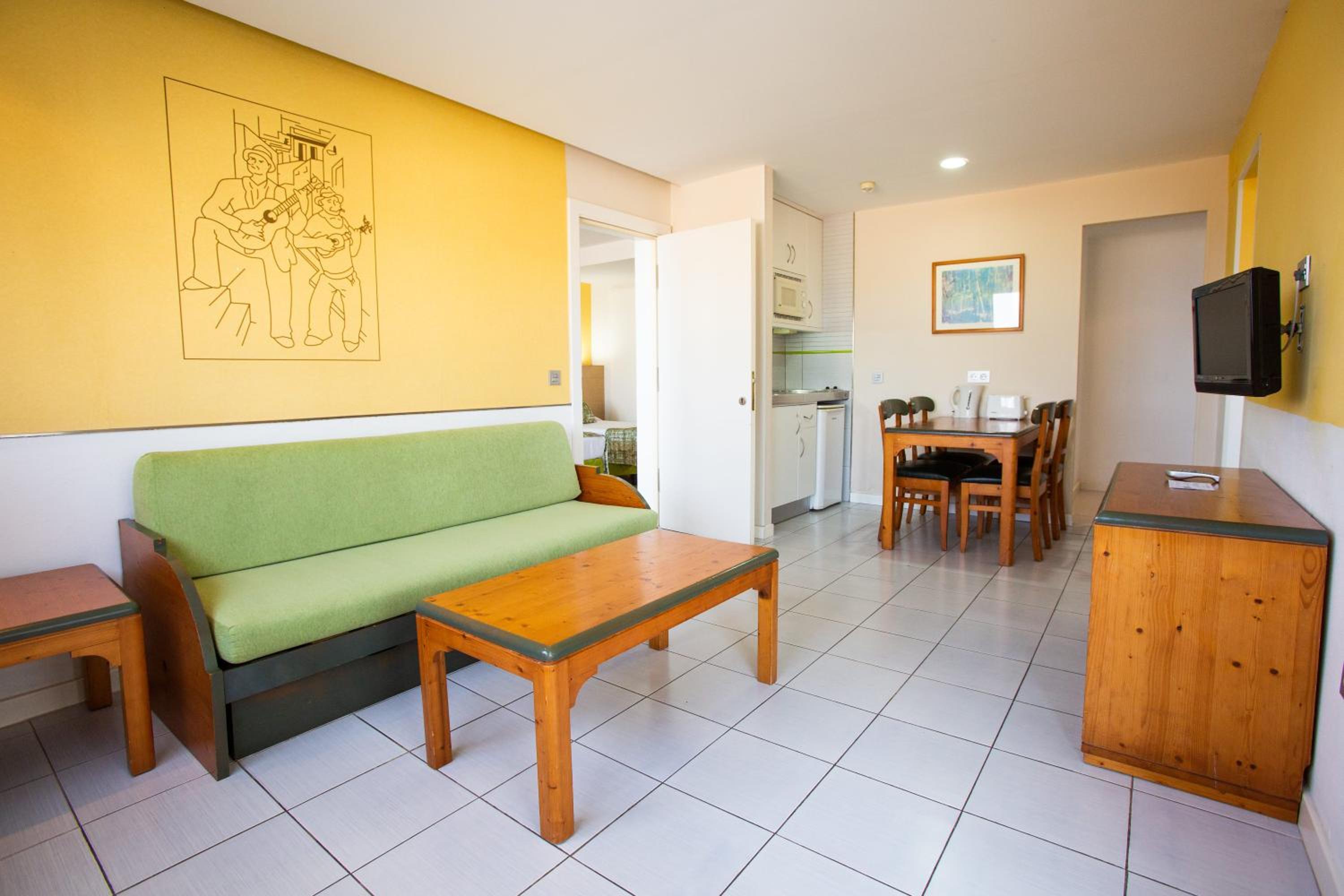 Classic One Bedroom Apartment with small balcony and sea view