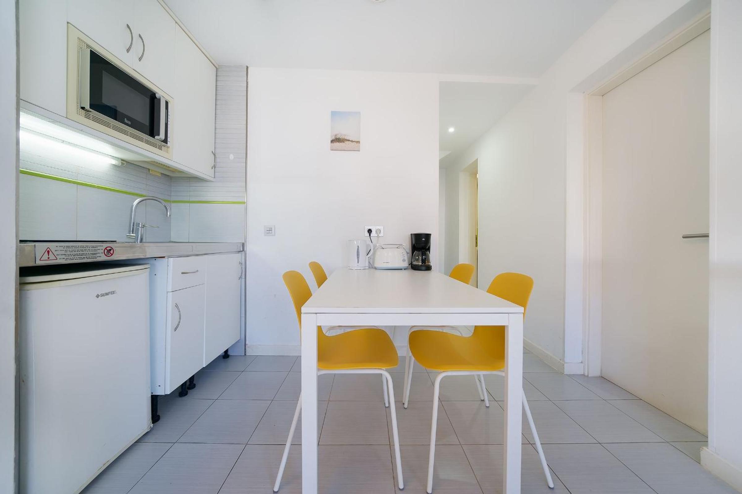 Classic One Bedroom Apartment with small balcony and sea view