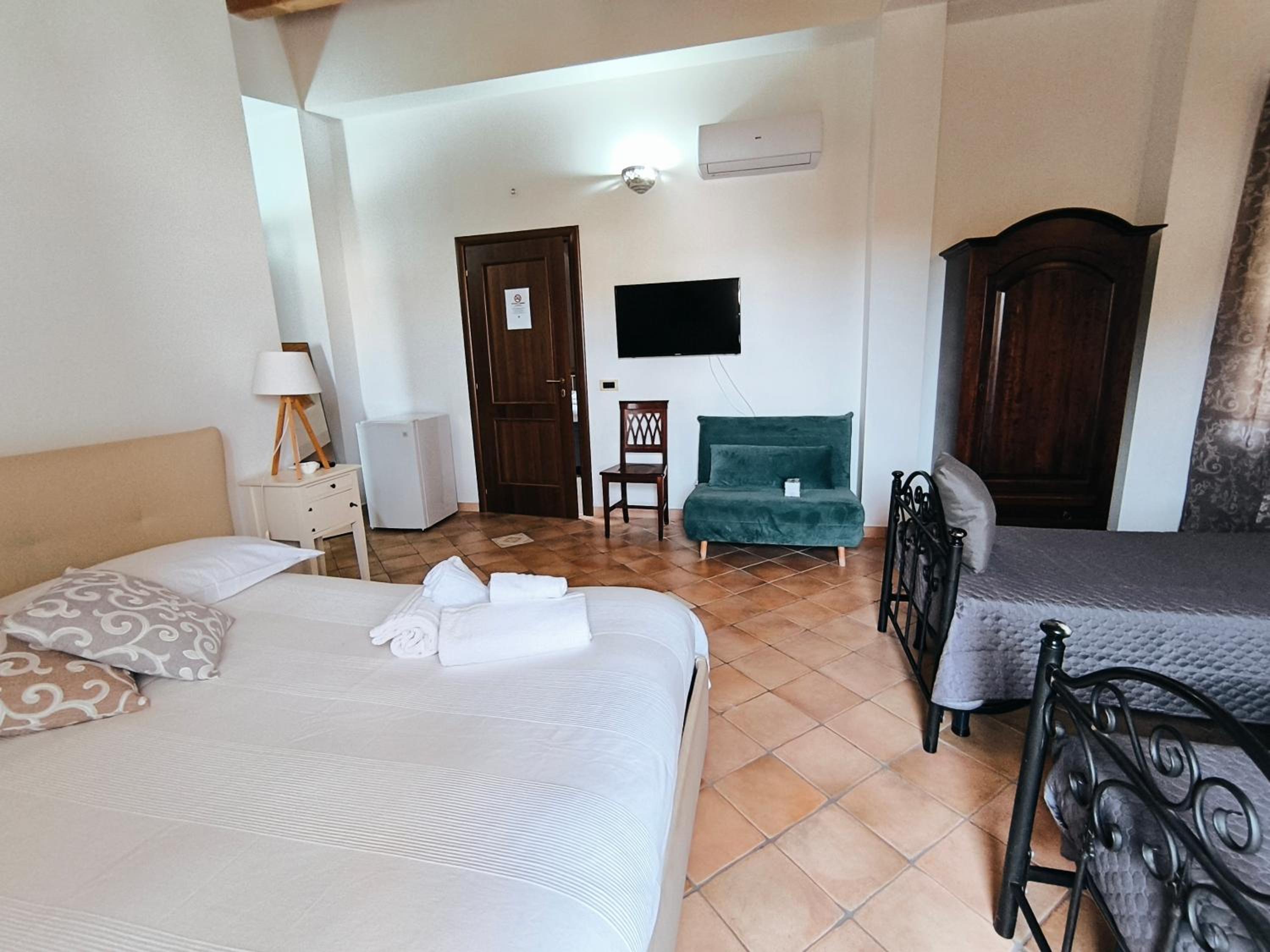 Quadruple Room photo 2