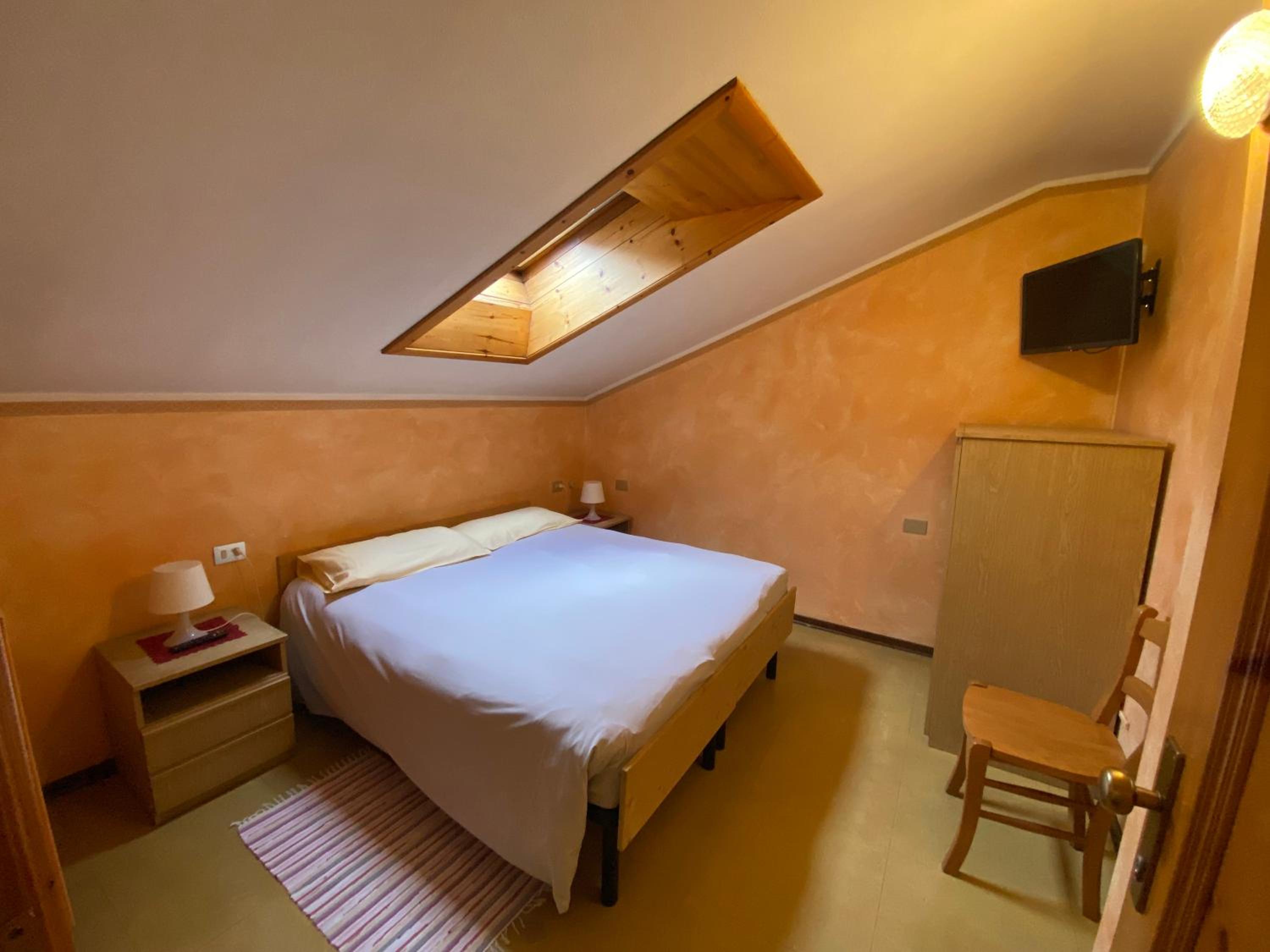 Classic Double Room - Photo 8