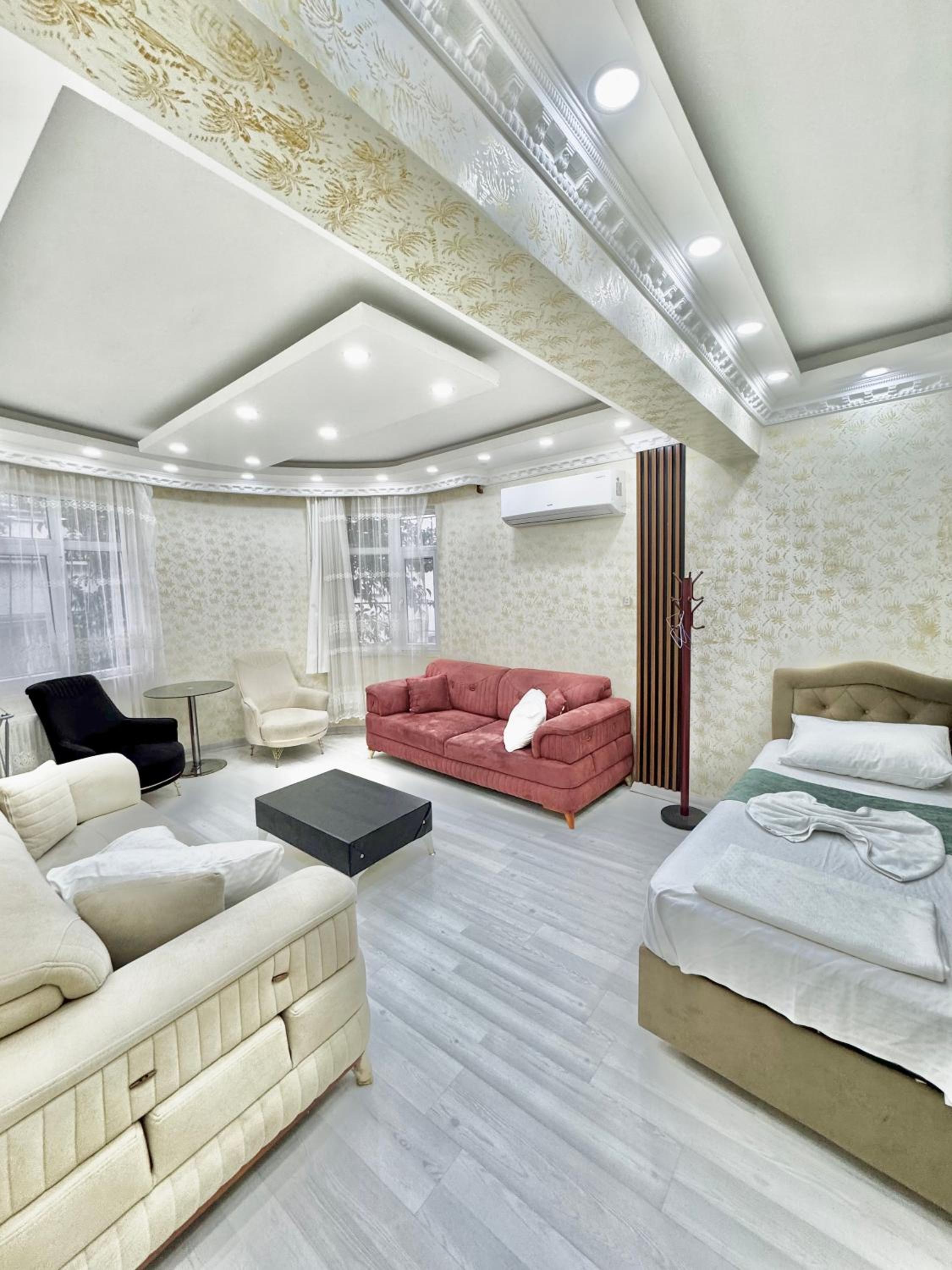 Three-Bedroom Deluxe Apartment photo 1