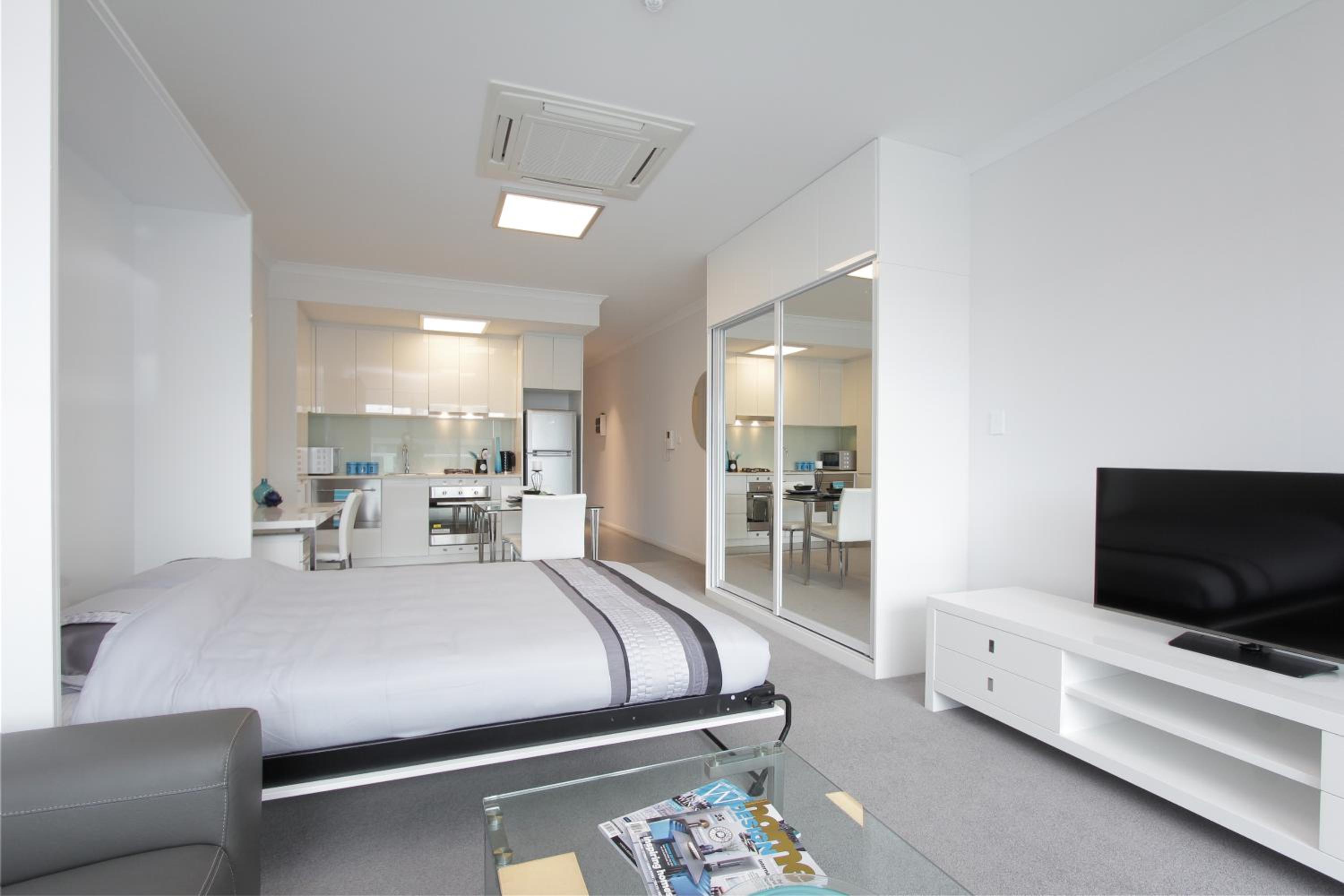 Studio Apartment photo 1