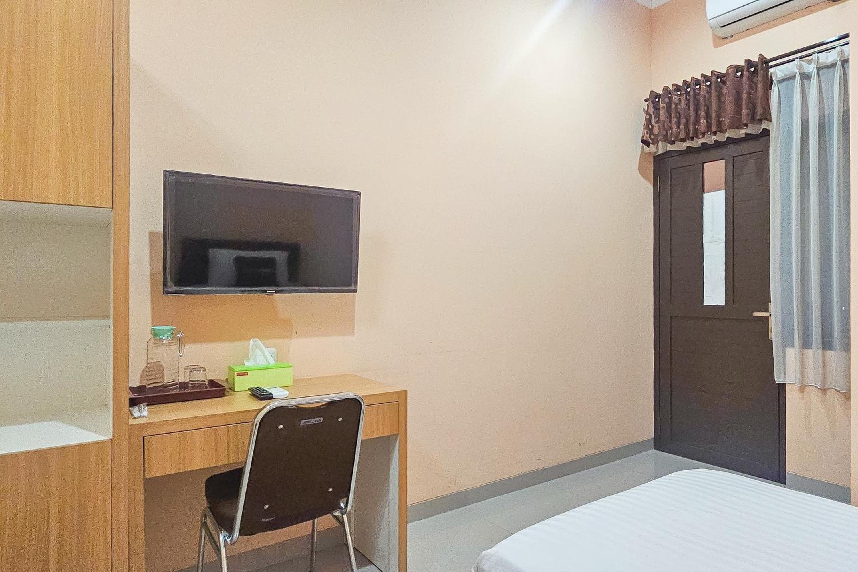 Deluxe Twin Room - Photo 10