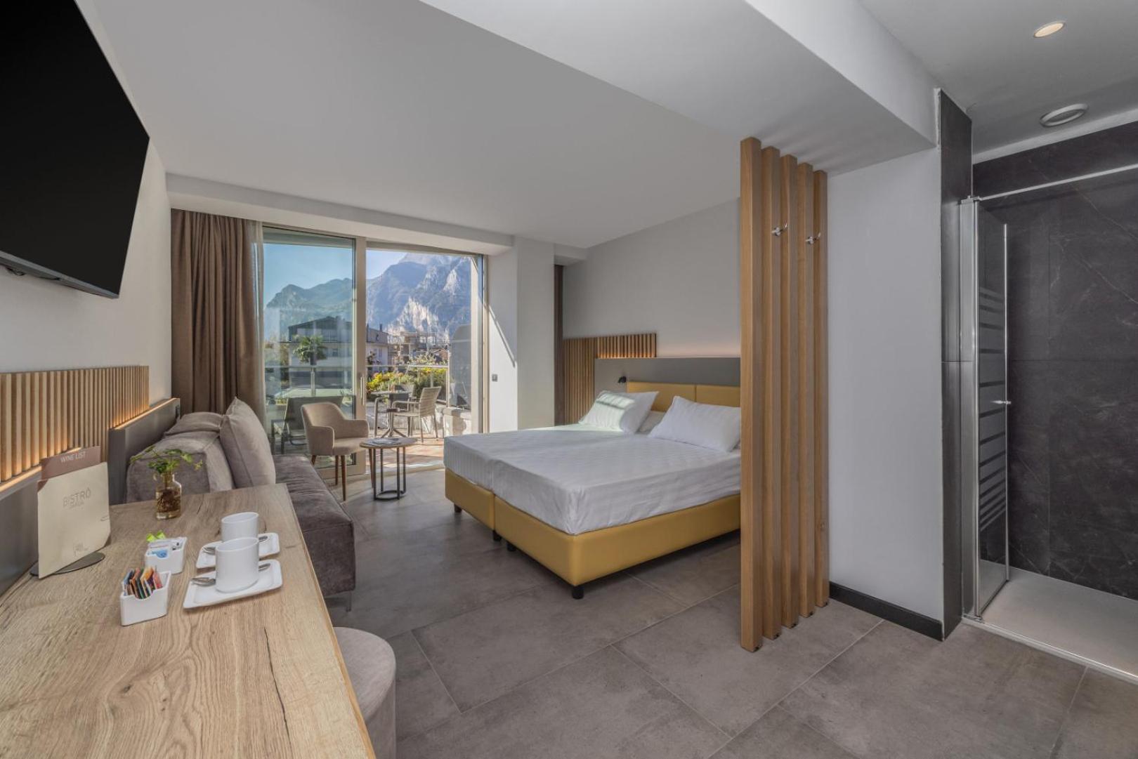 Deluxe Double Room with Terrace