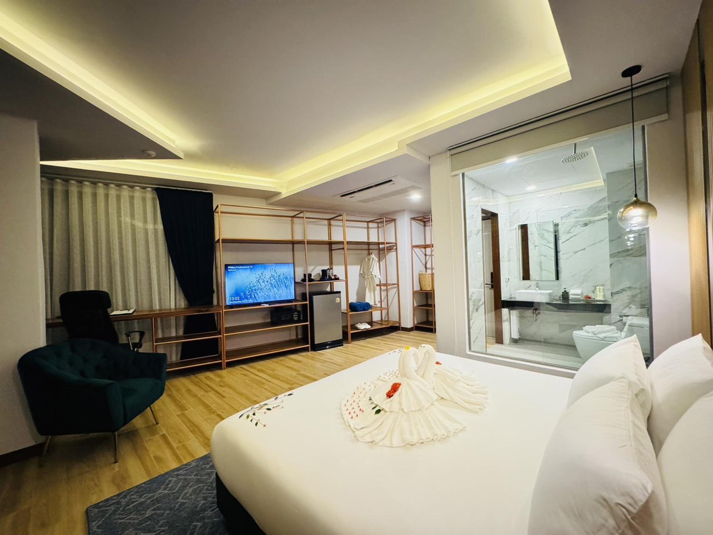 Super Deluxe Double Room with Bath Tub