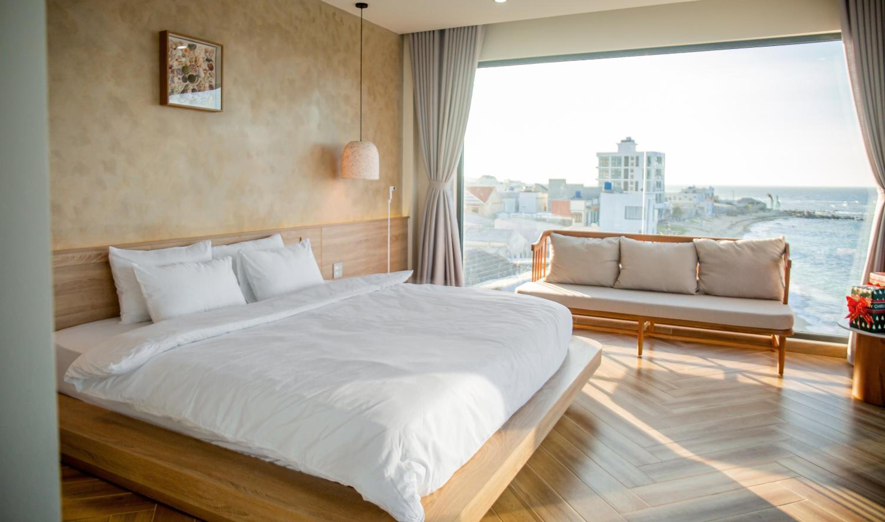 Deluxe Double Room with Bath photo 3