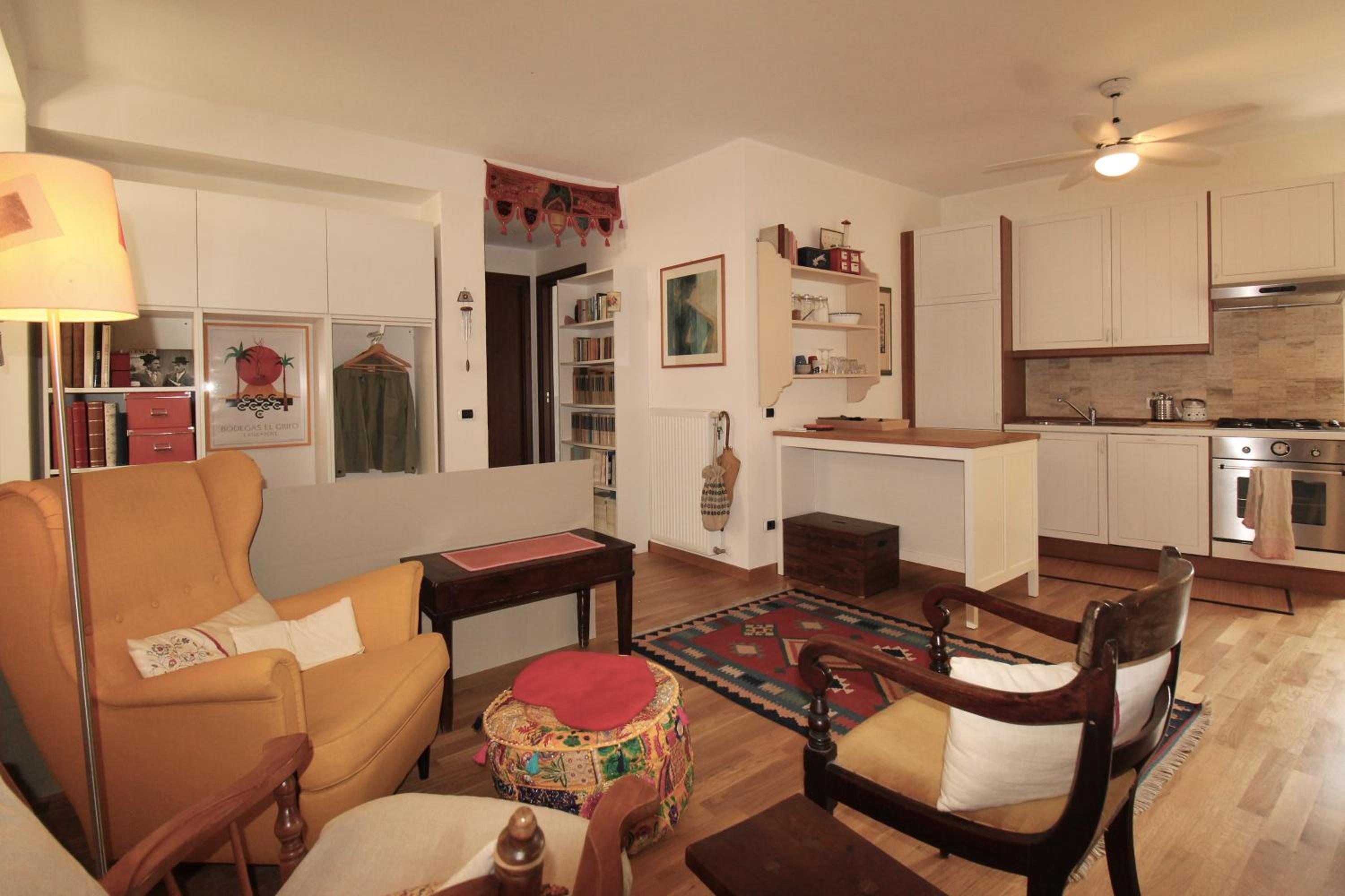 Apartment with Mountain View