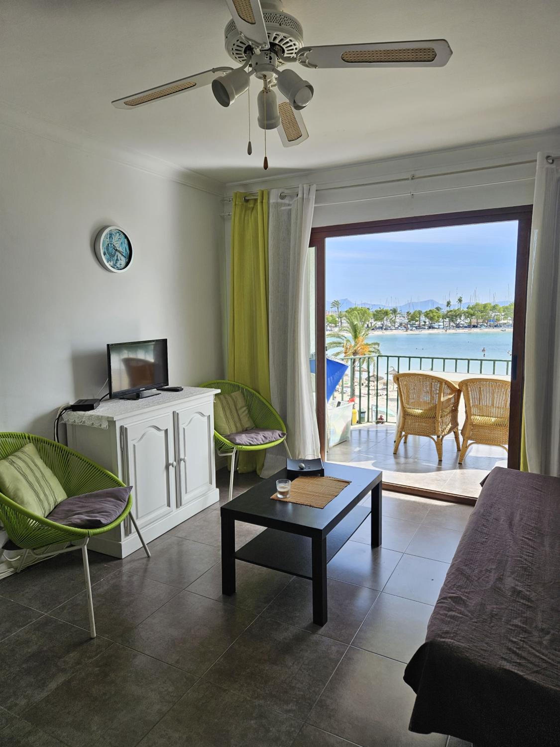 Two-Bedroom Apartment With Balcony And Sea View