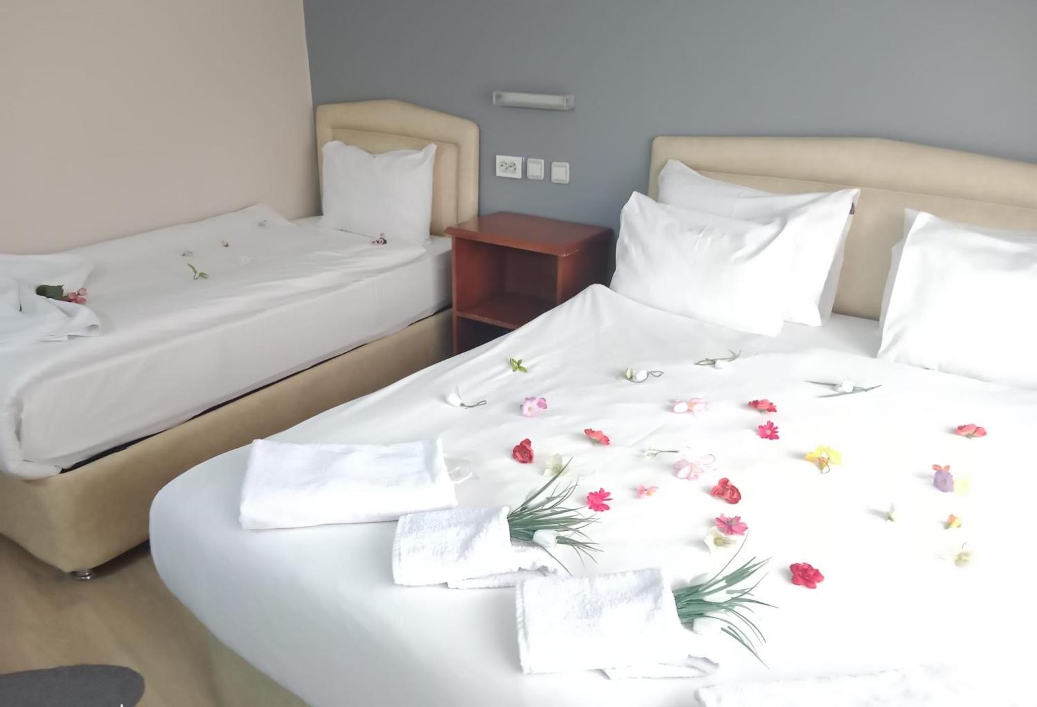 Triple Room - Photo 12