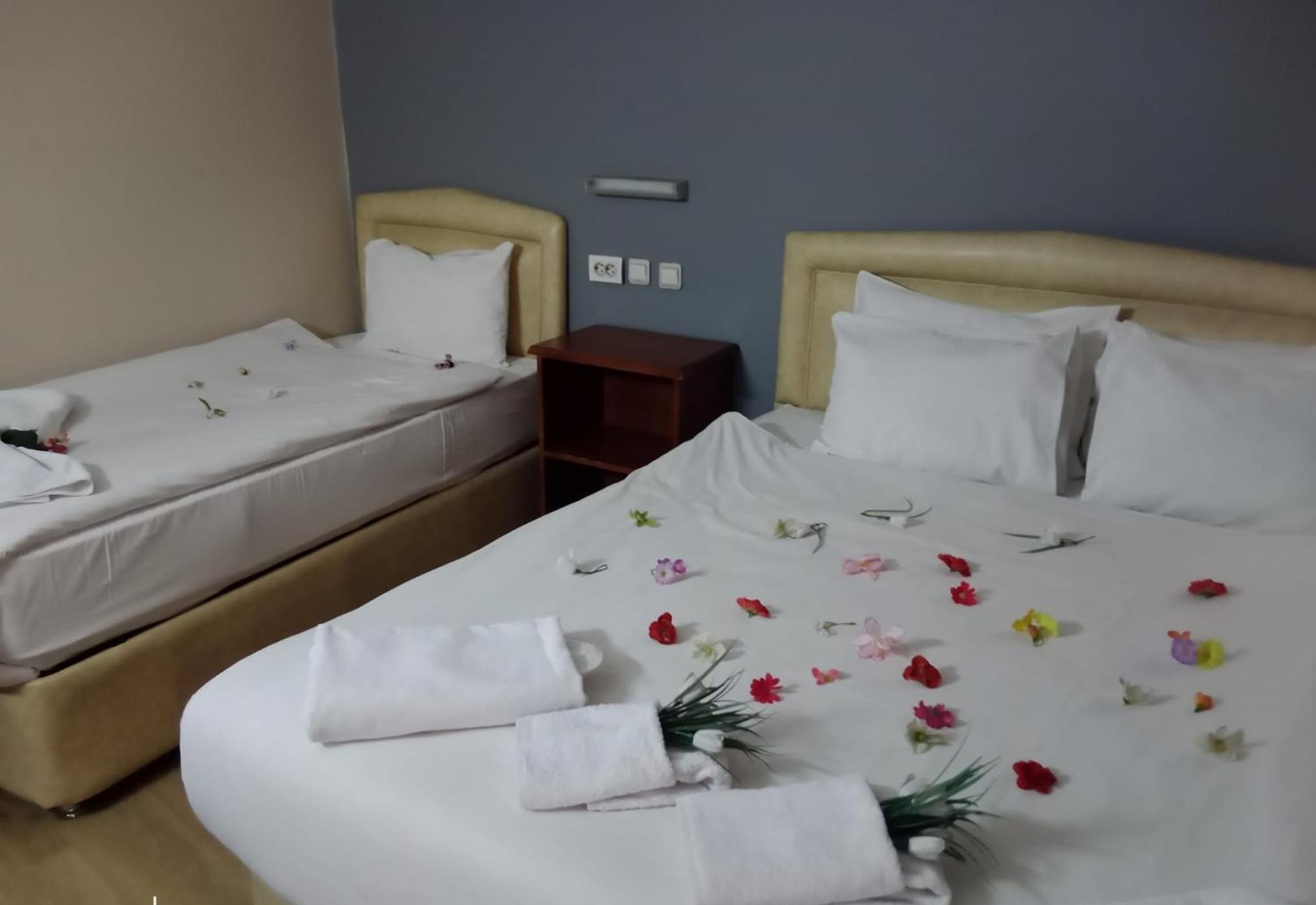 Triple Room - Photo 13