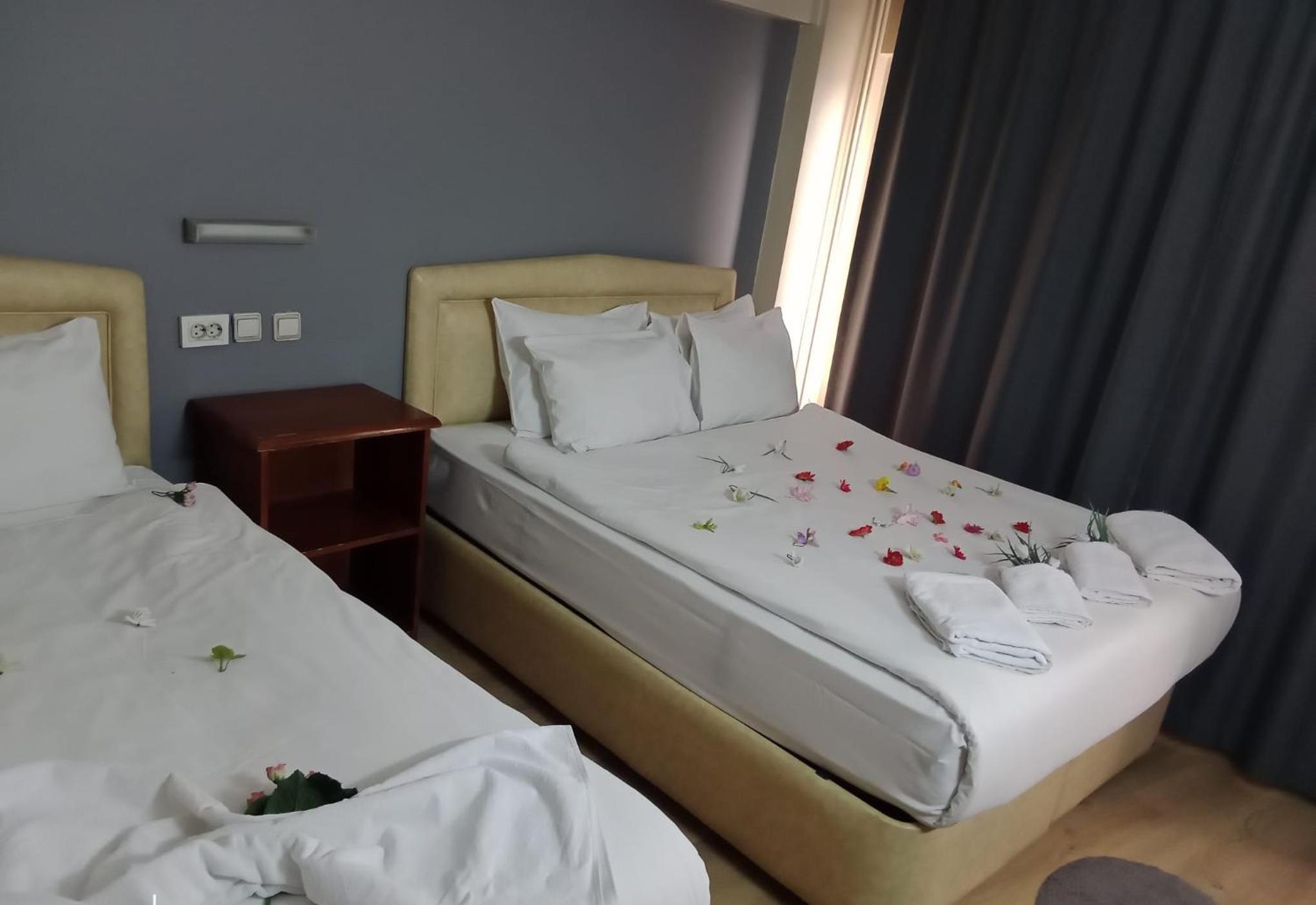 Triple Room - Photo 7