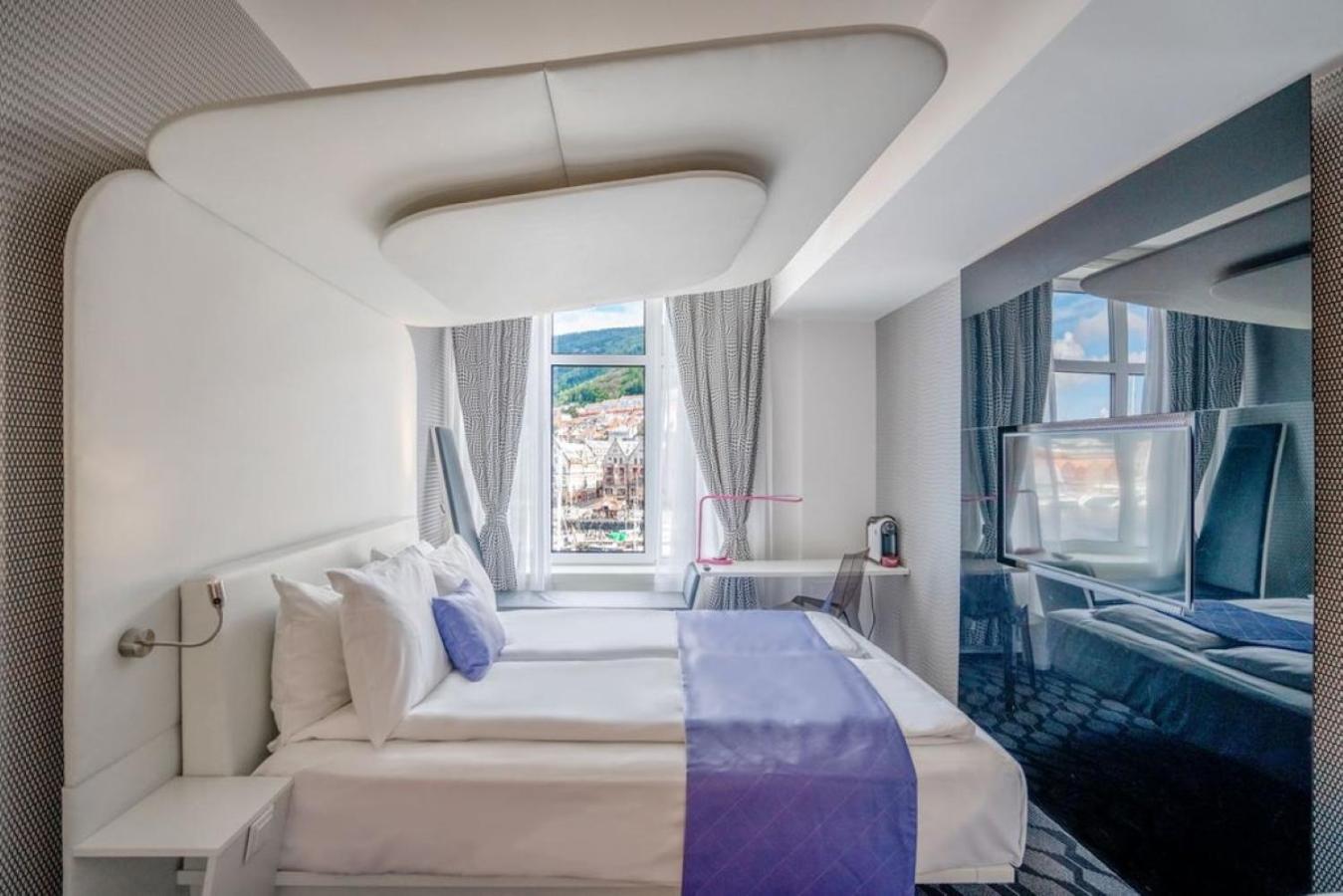 Three-Bedrooms Apartment thumbnail 6