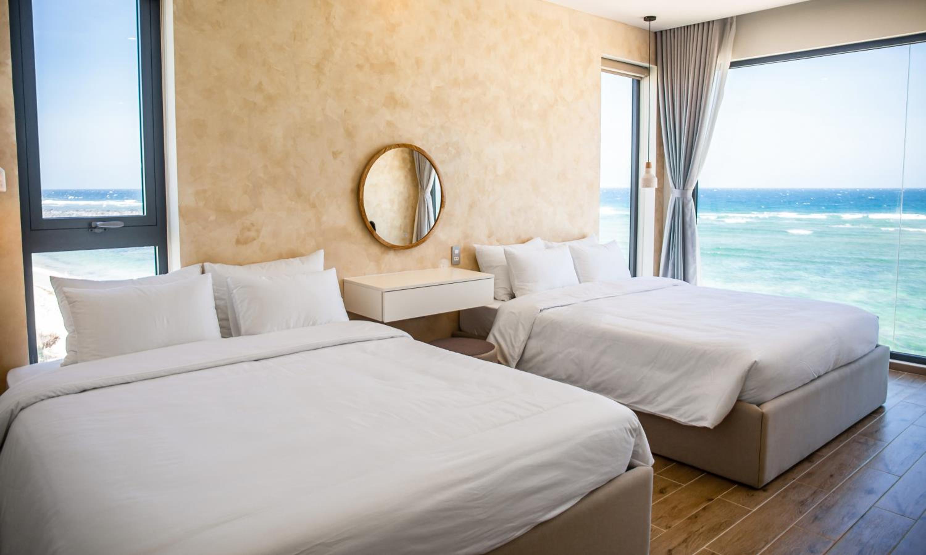 Deluxe Double Room with Sea View photo 3